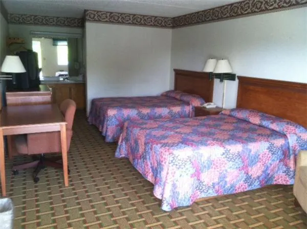 Photo of the whole room, Bed in Quality Inn Elberton