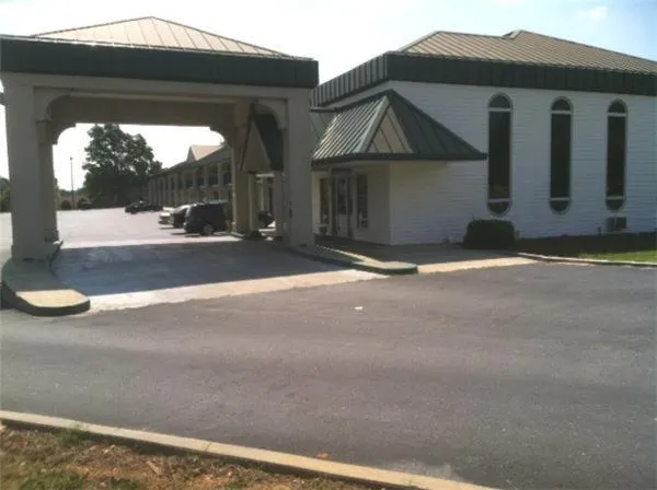 Property building in Quality Inn Elberton