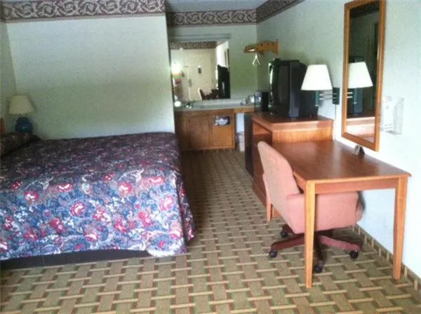 Bed in Quality Inn Elberton