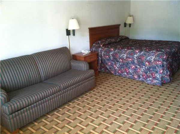 Bed in Quality Inn Elberton