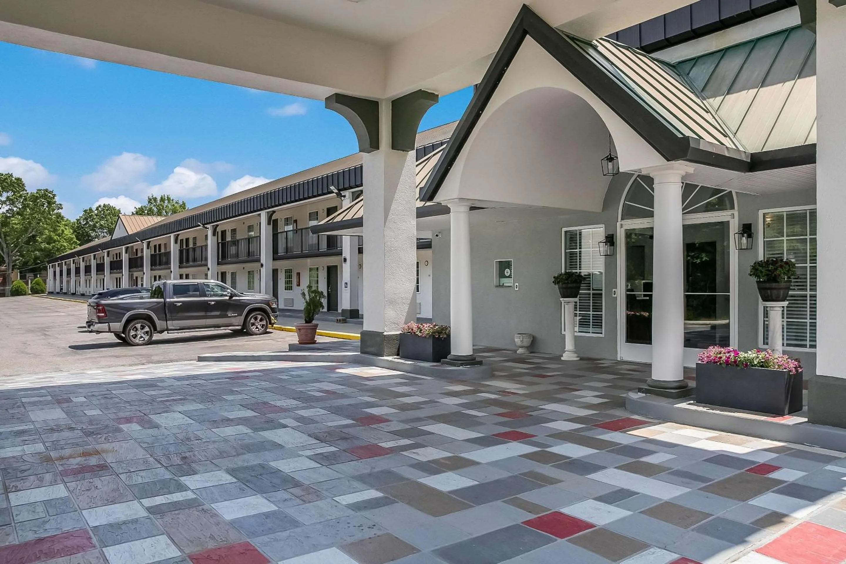 Property building in Quality Inn Elberton