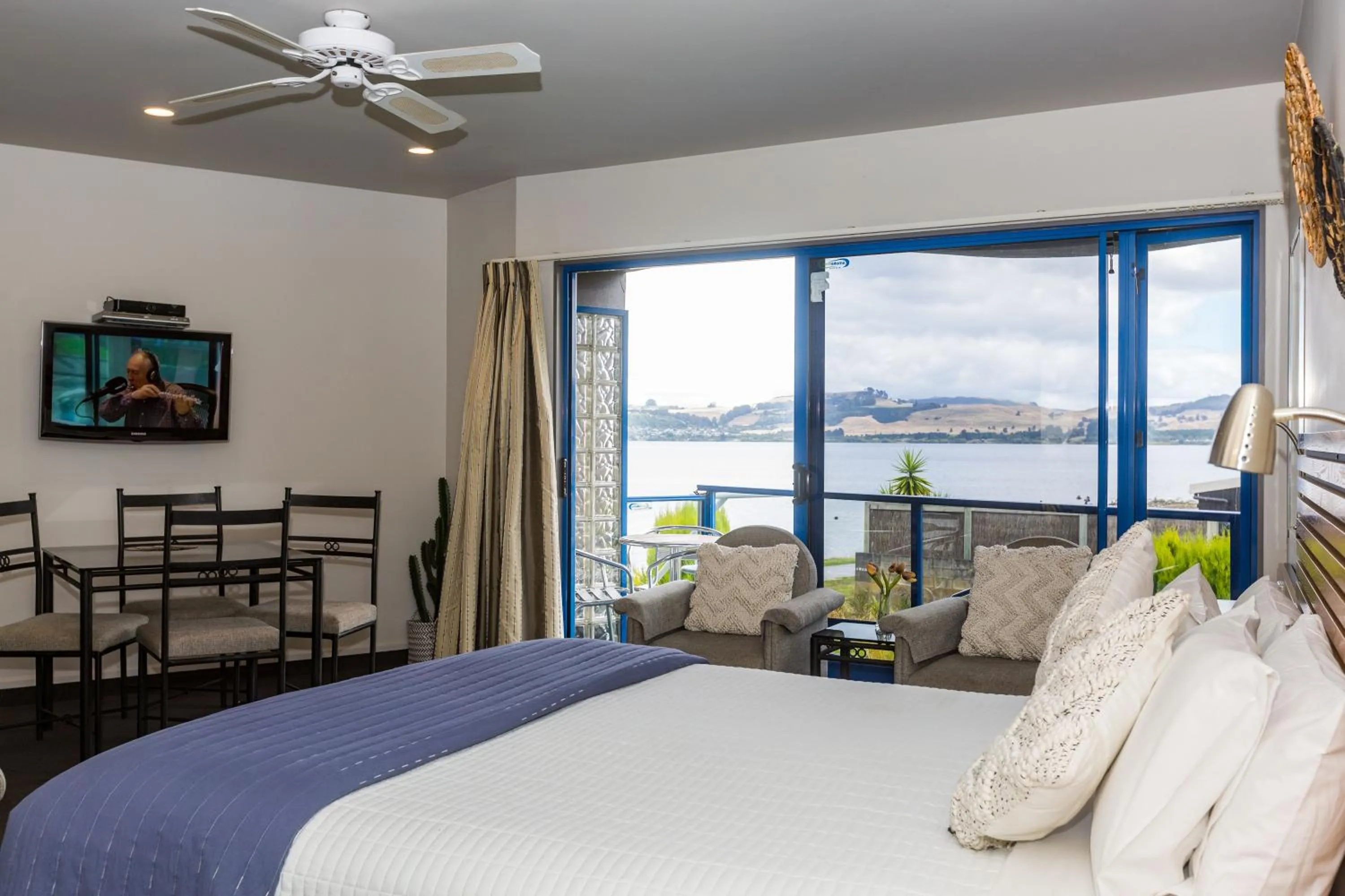 Bed in Clearwater Motor Lodge