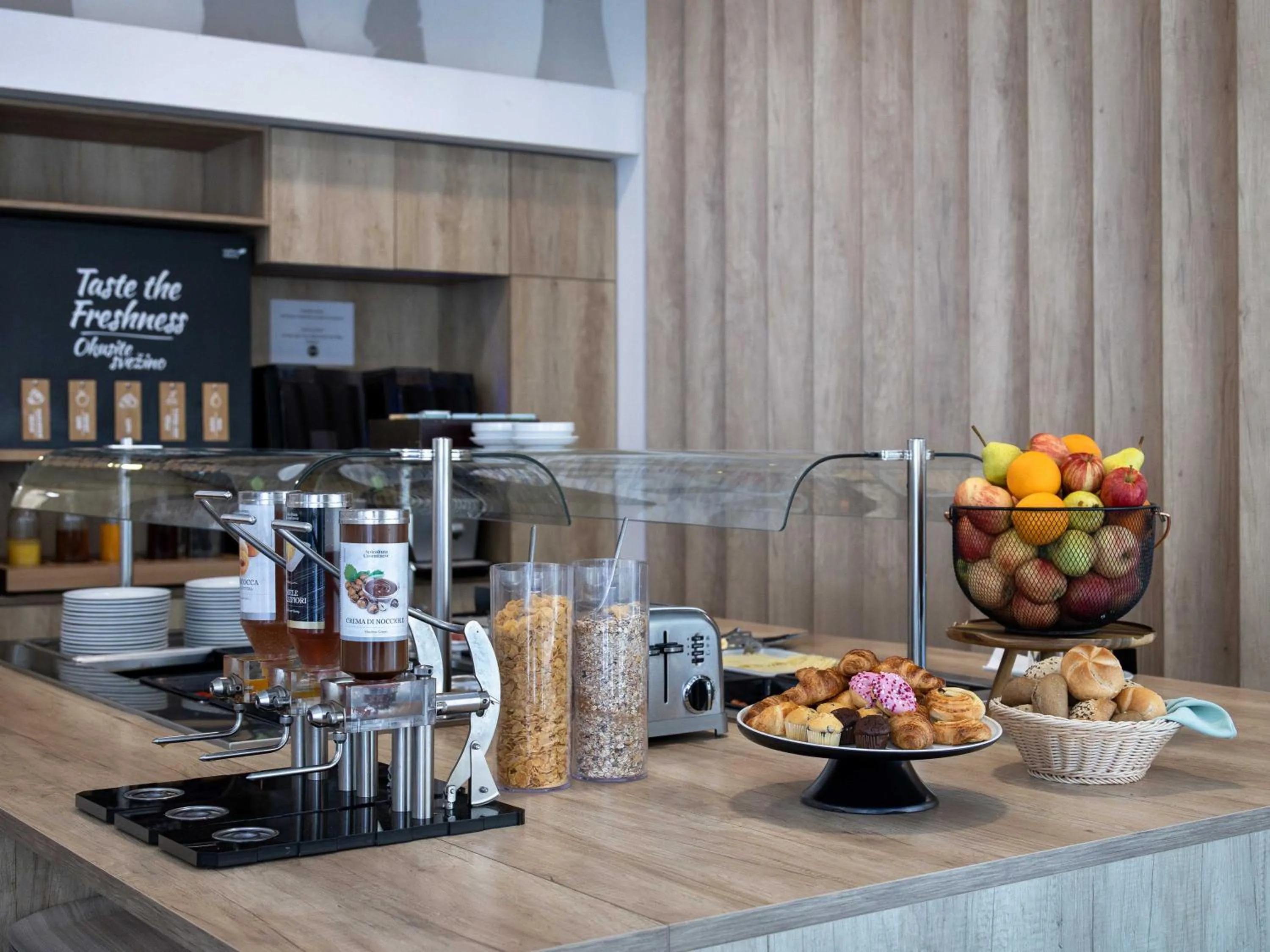 Breakfast in B&B HOTEL Maribor Orel