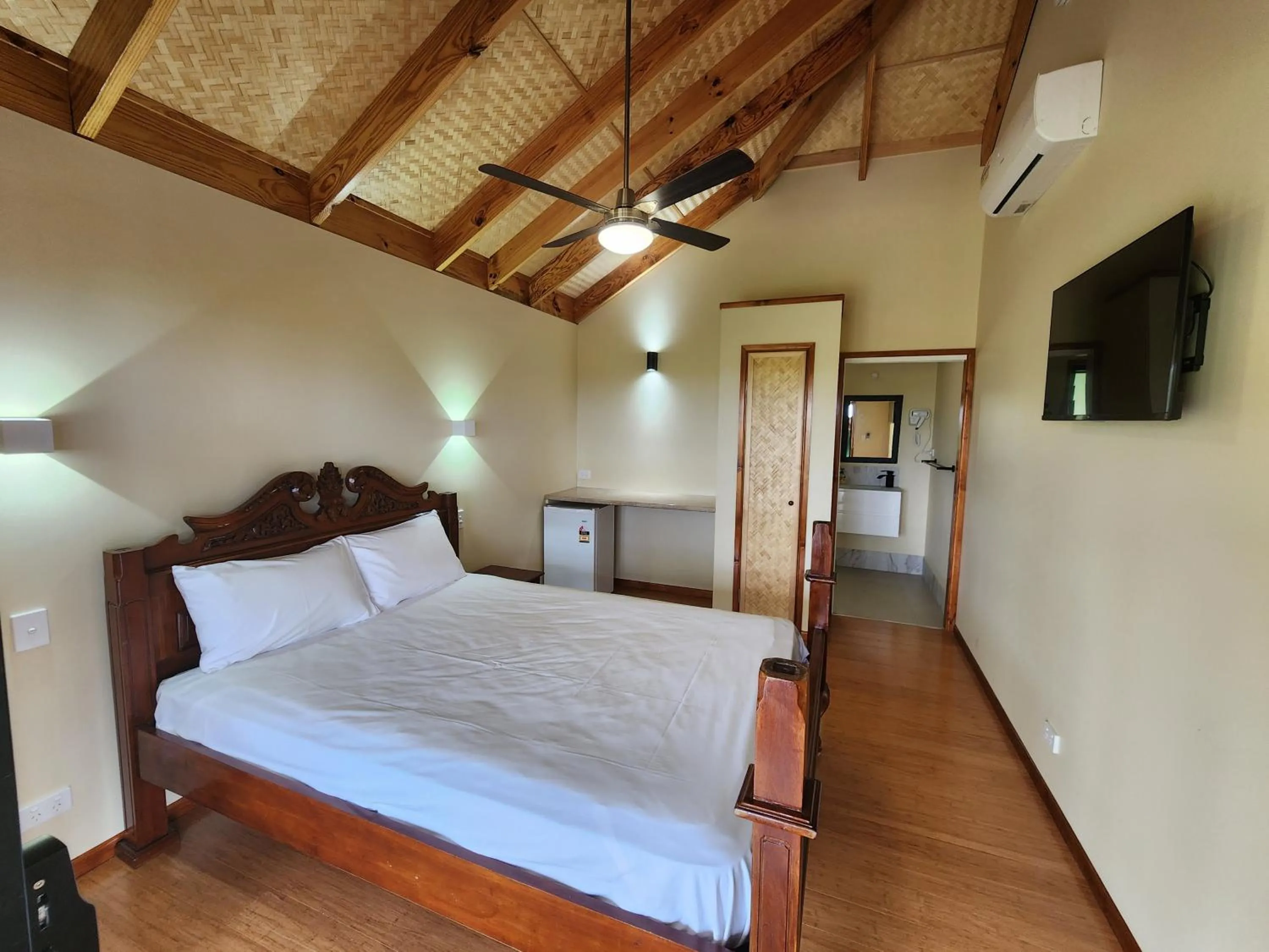 Bed in Maleny Tropical Retreat