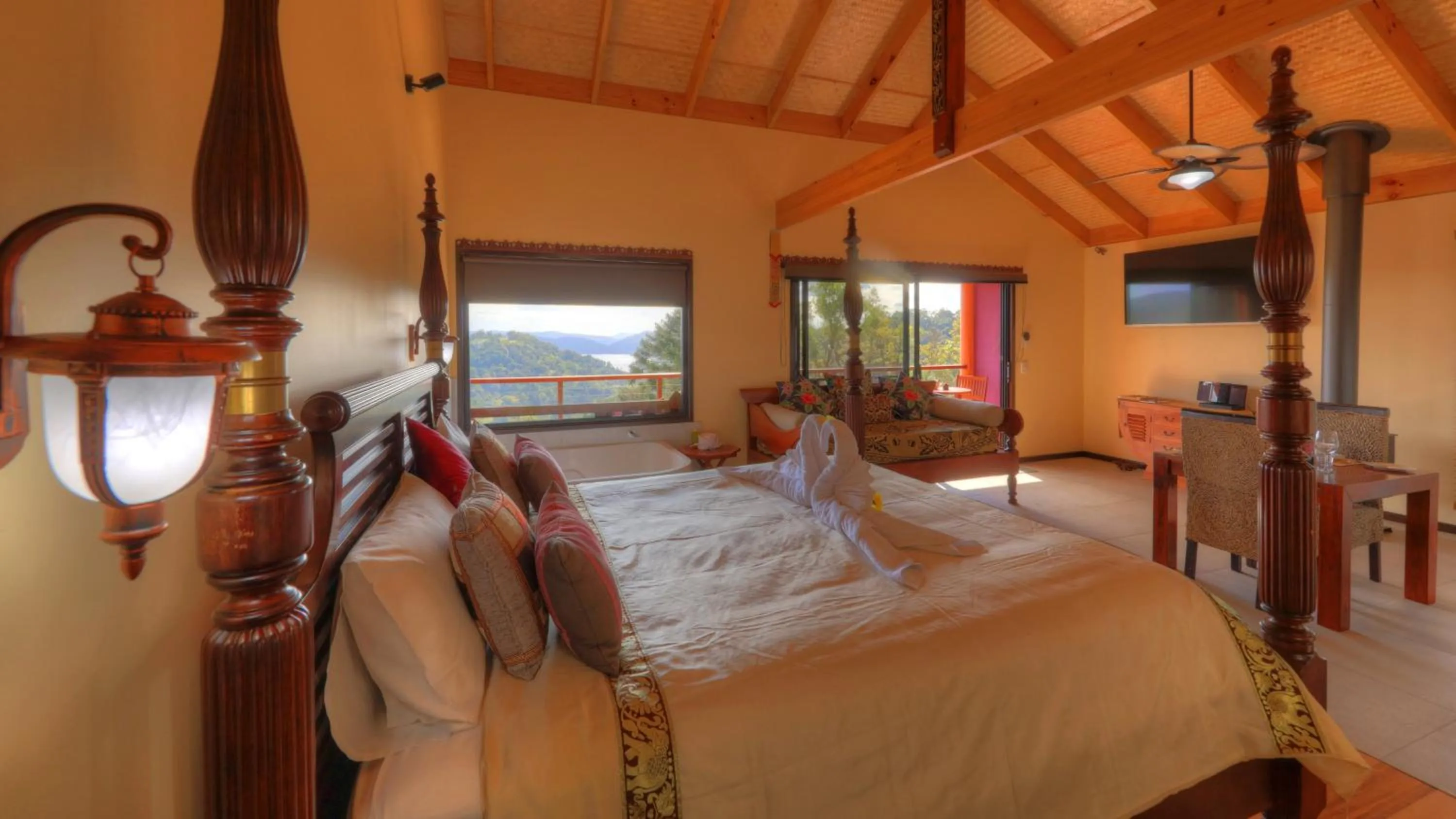 Bed in Maleny Tropical Retreat