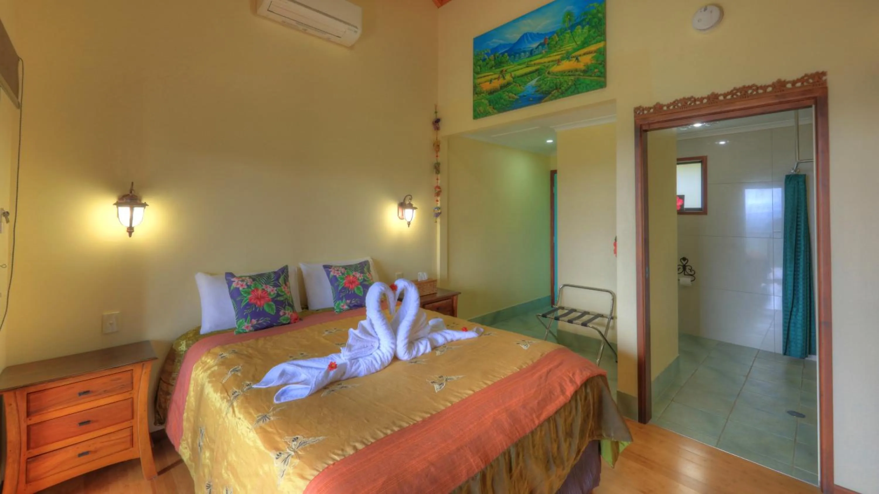 Bed in Maleny Tropical Retreat