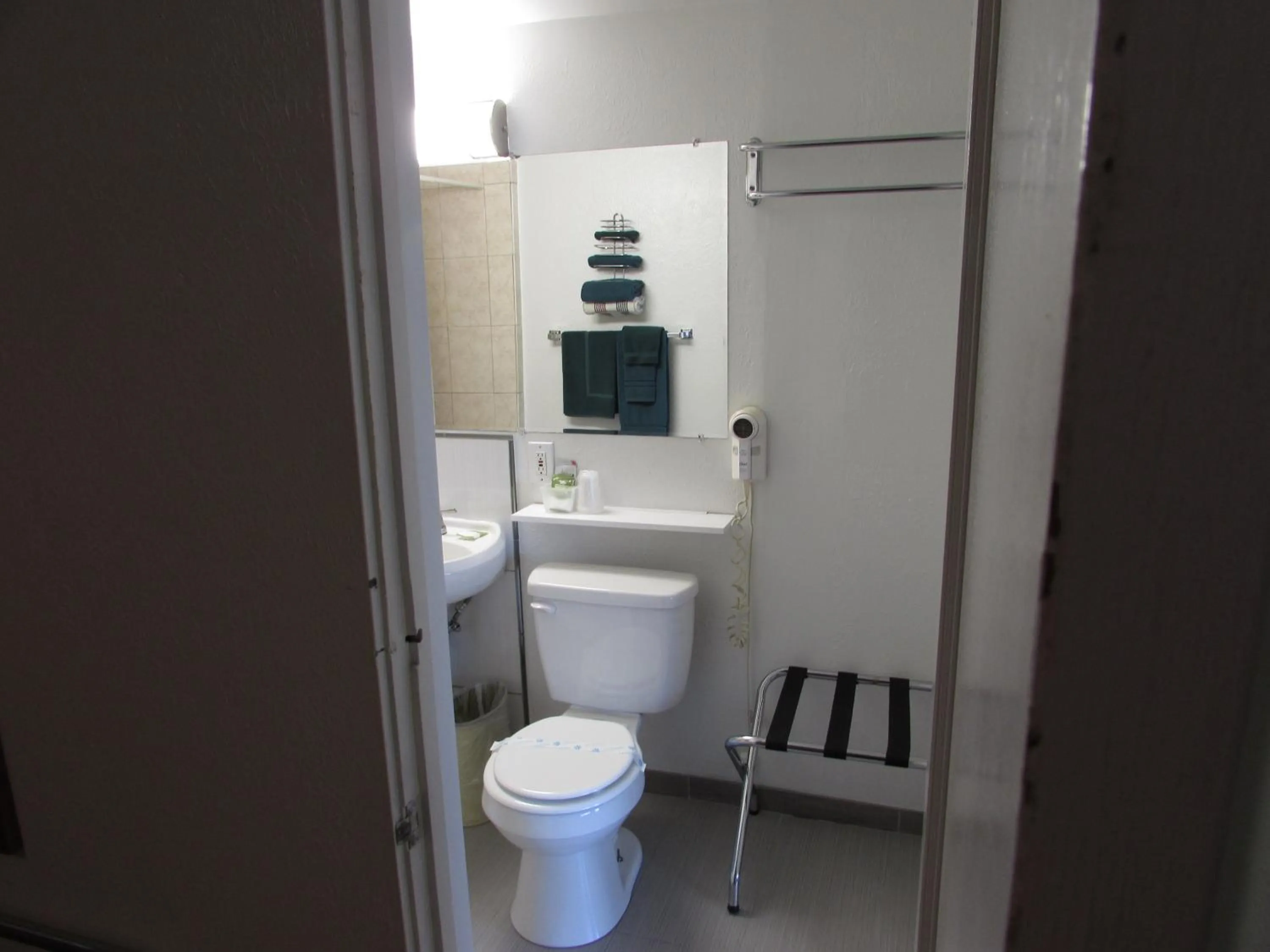 Toilet in Mel Haven Motel