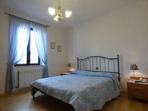 Bed in " Il Bersagliere " Dependance Hotel la Pace