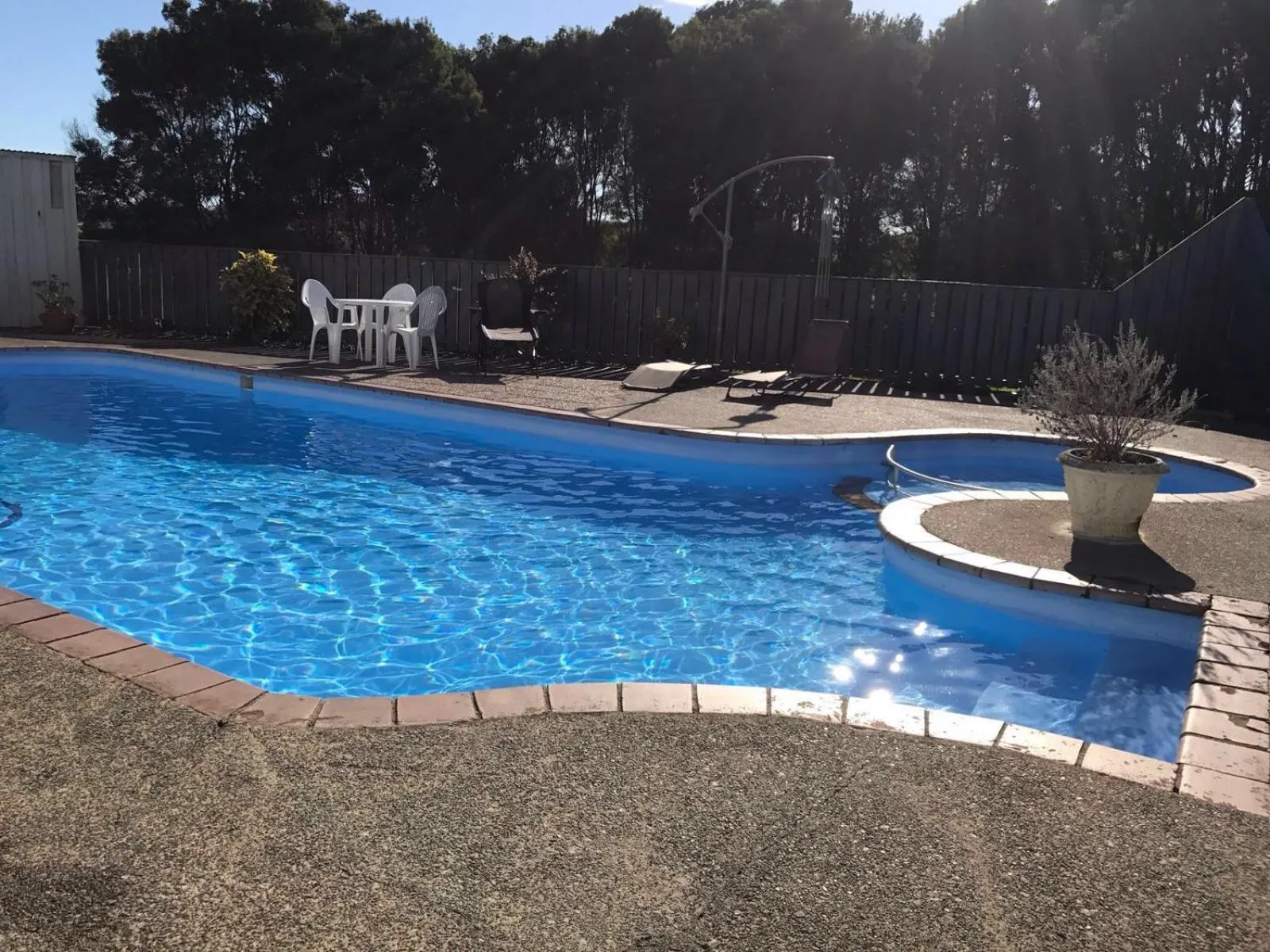 Swimming pool in Otorohanga & Waitomo Motels