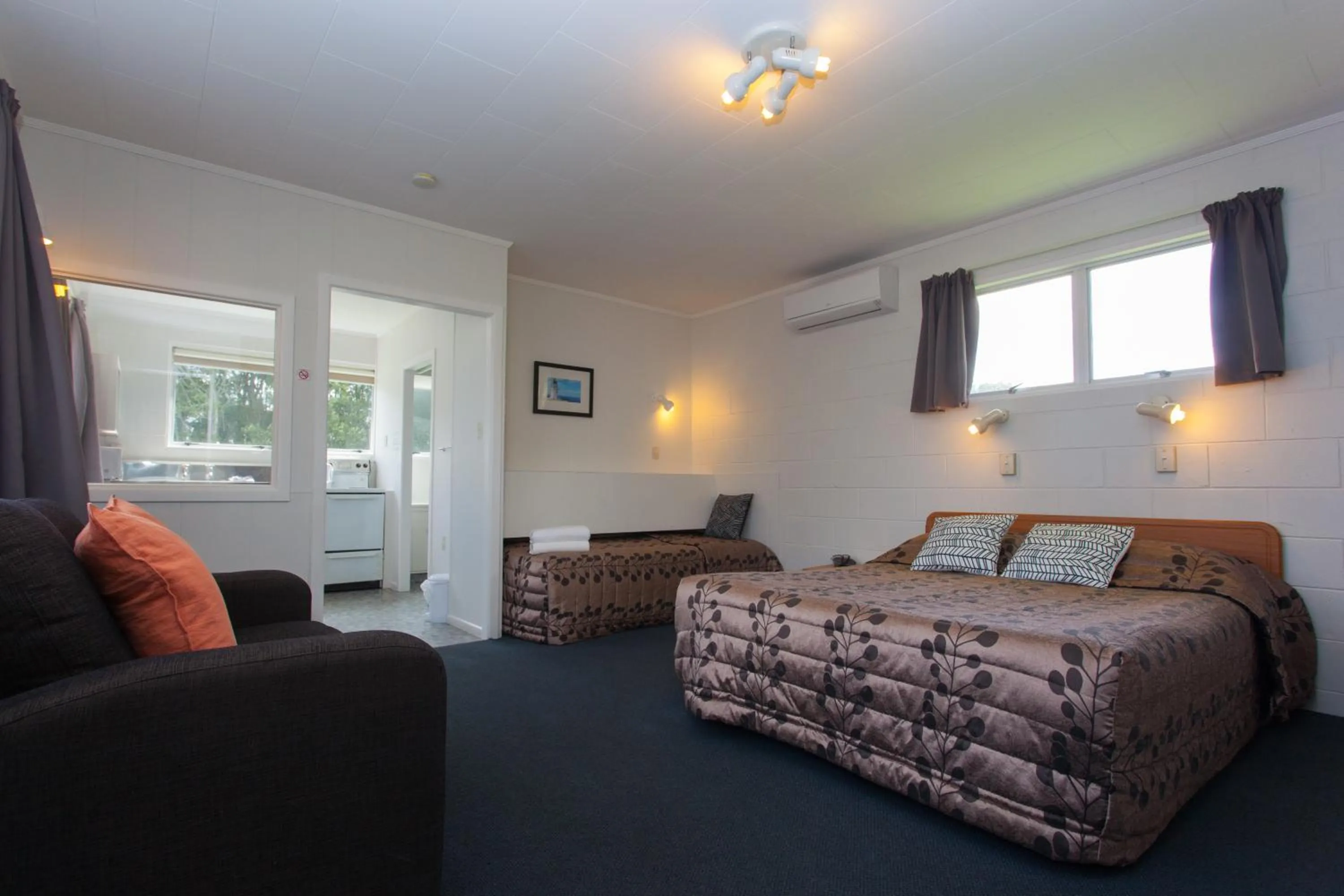 Bed in Otorohanga & Waitomo Motels