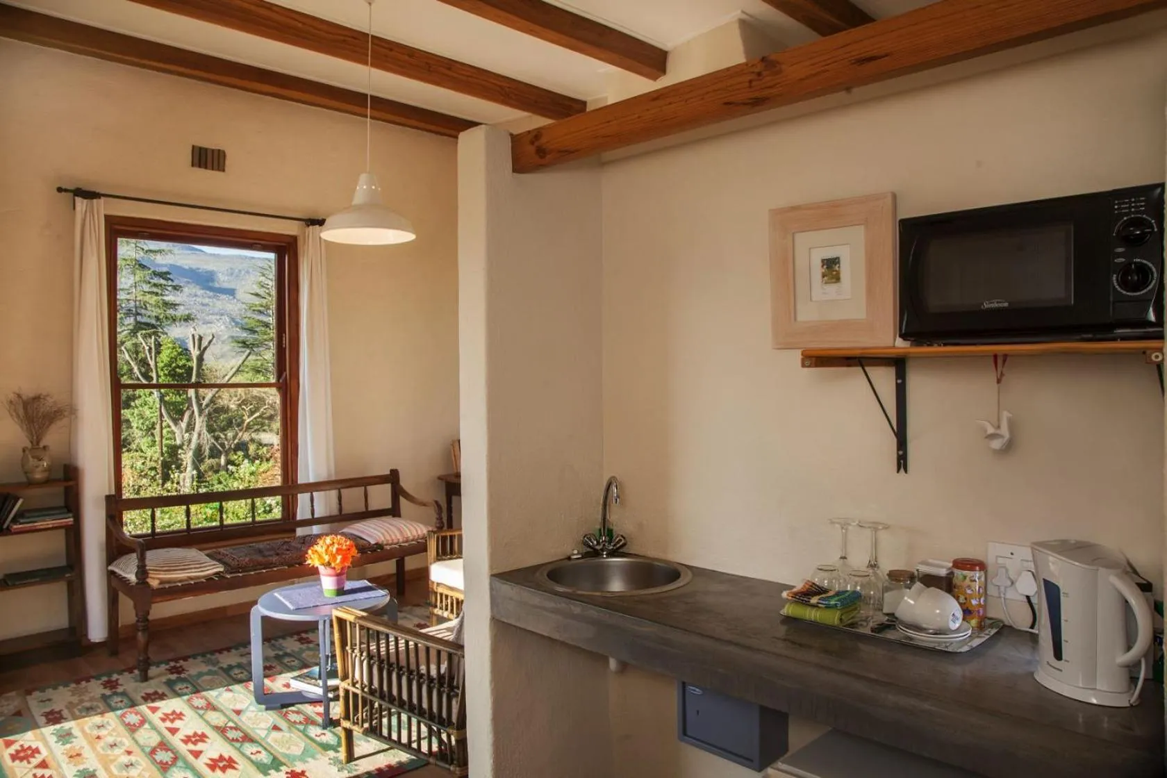 Kitchen or kitchenette in Lentelus Farmstay