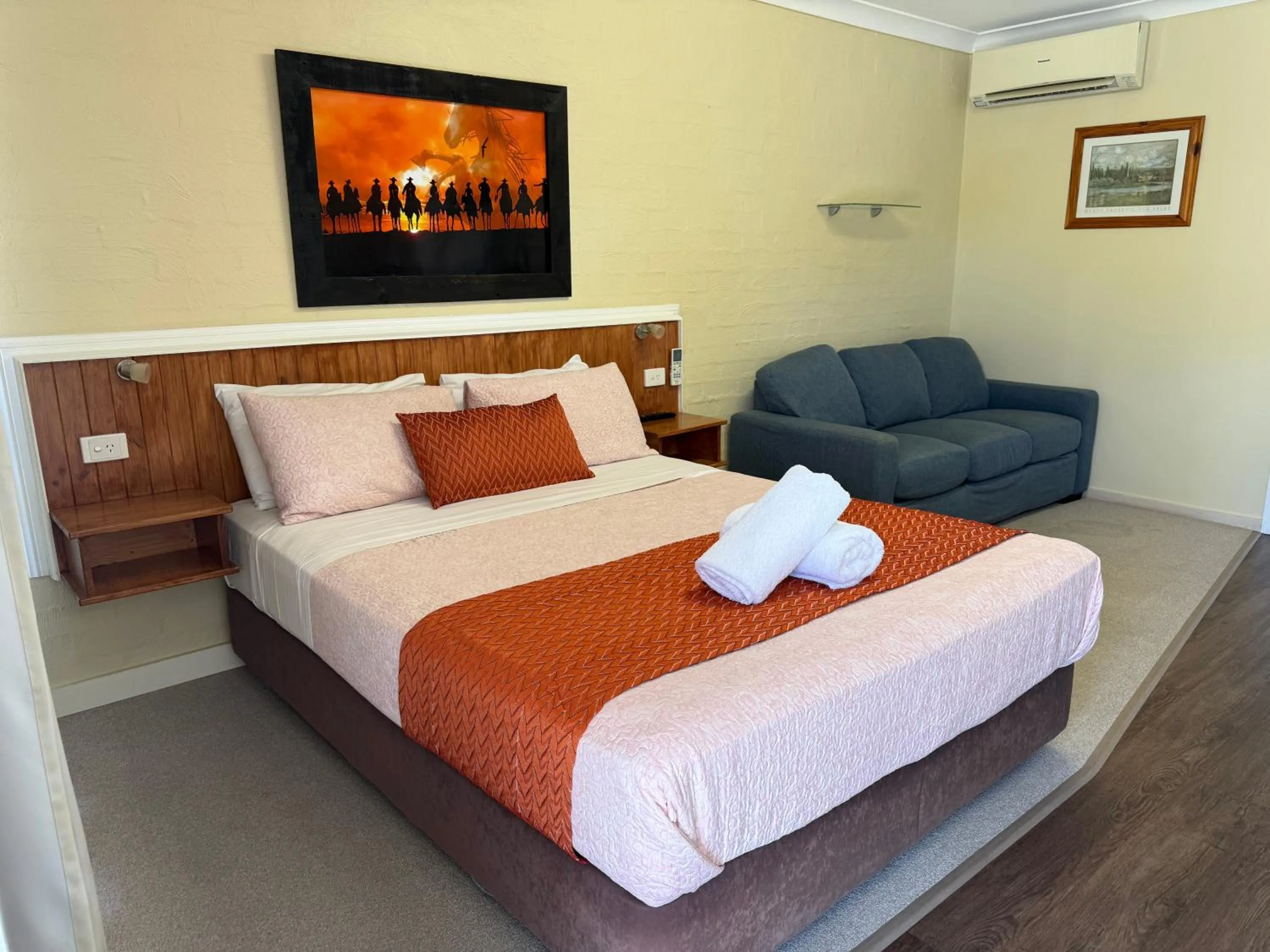 Bed in Winchester Motel