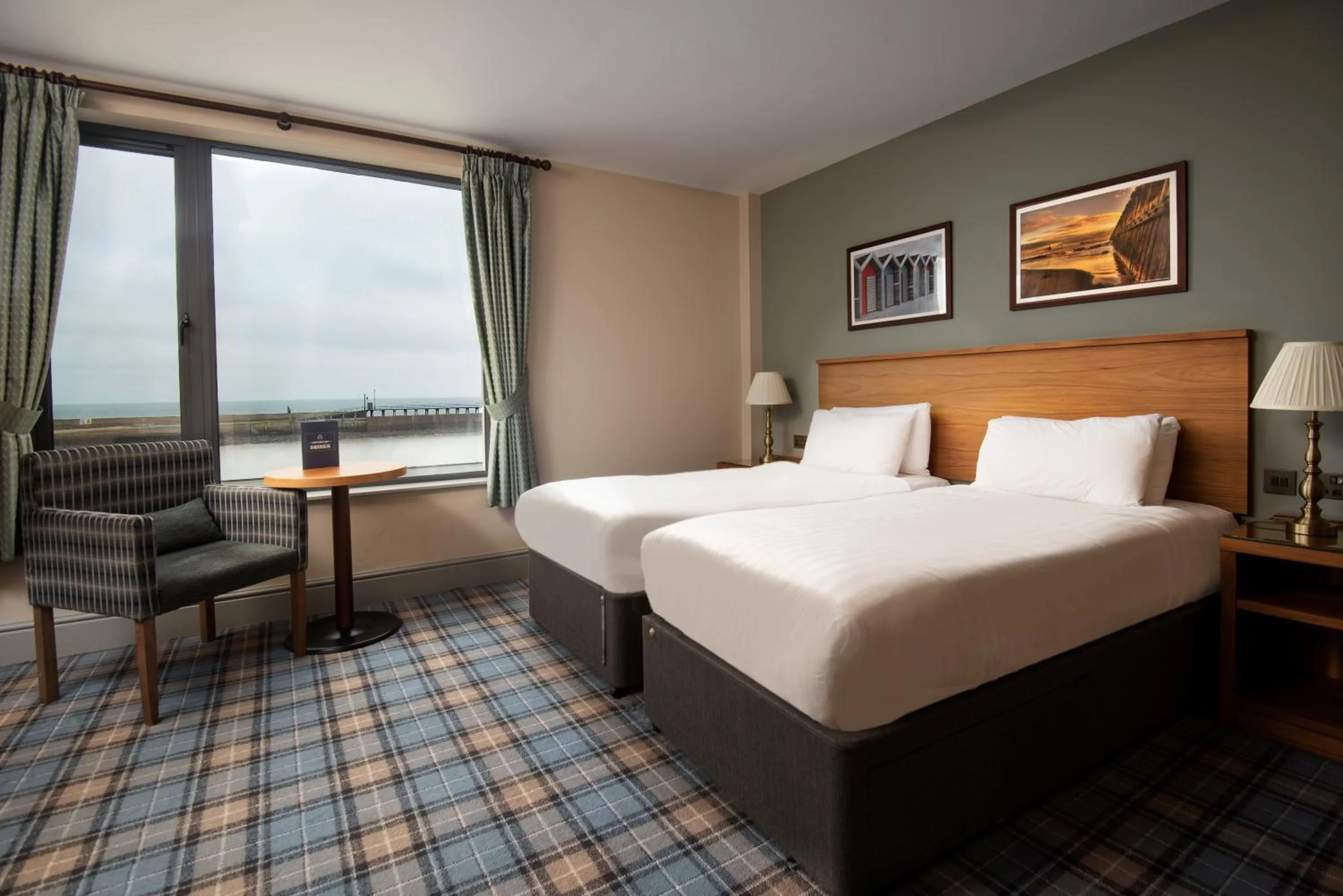 Bed in The Commissioners Quay Inn - The Inn Collection Group