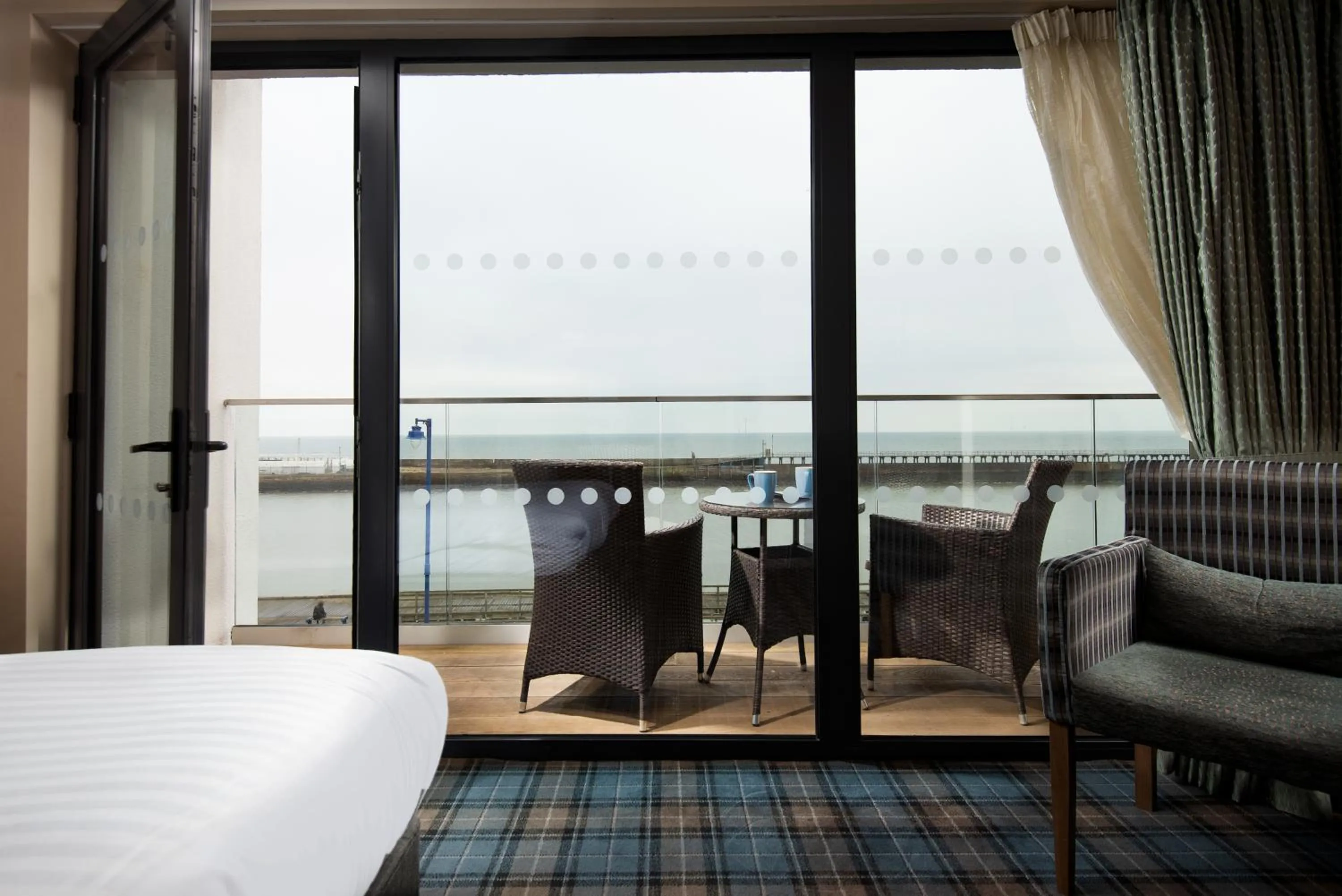 Balcony/Terrace, Bed in The Commissioners Quay Inn - The Inn Collection Group