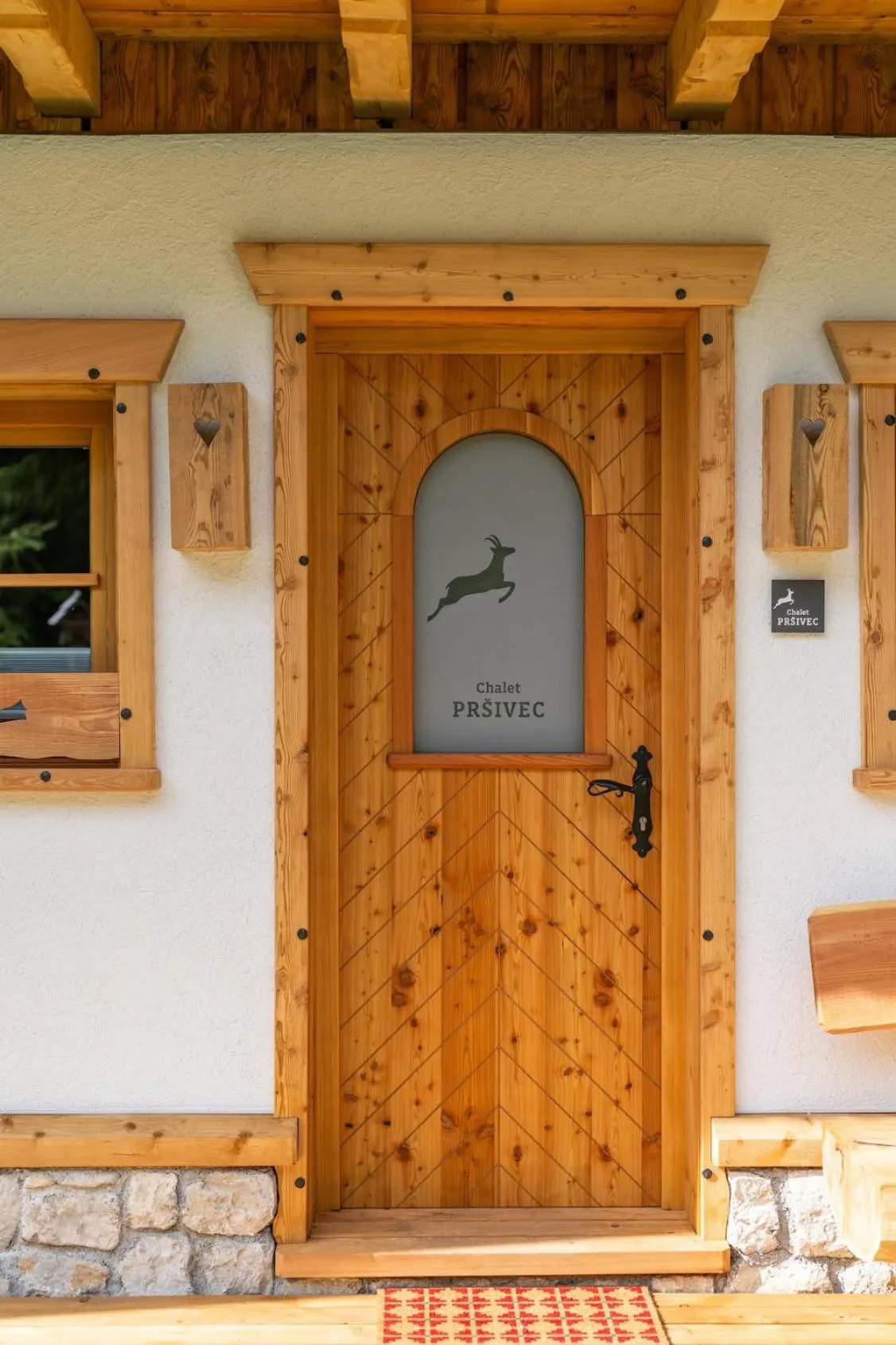 Facade/entrance in ALPIK Chalets - Bohinj