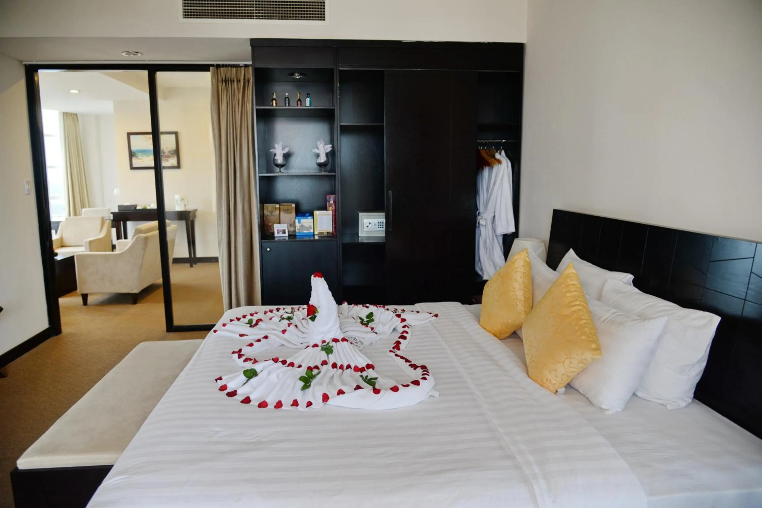 Bed in Sai Gon Ban Me Hotel