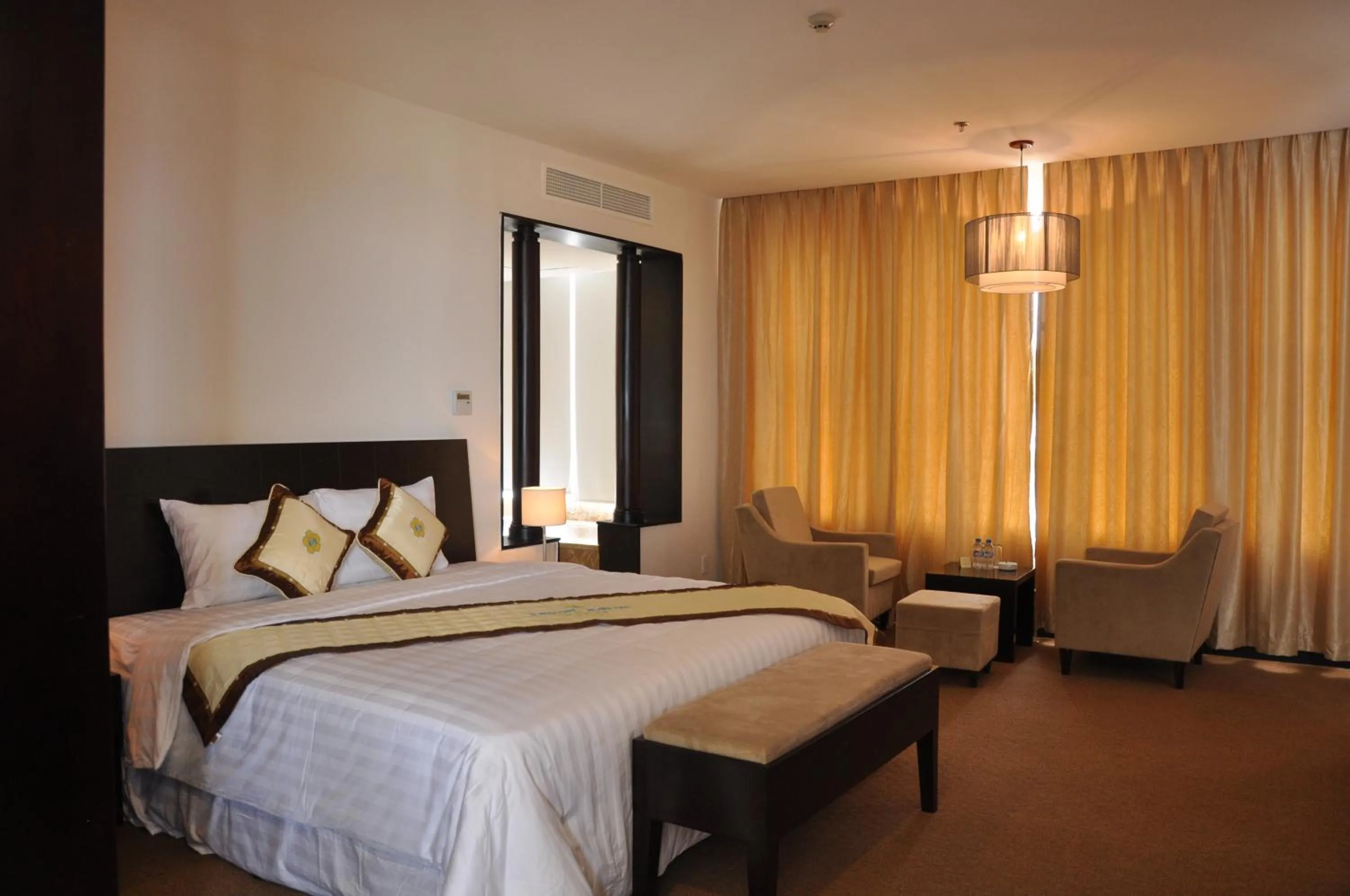 Bed in Sai Gon Ban Me Hotel