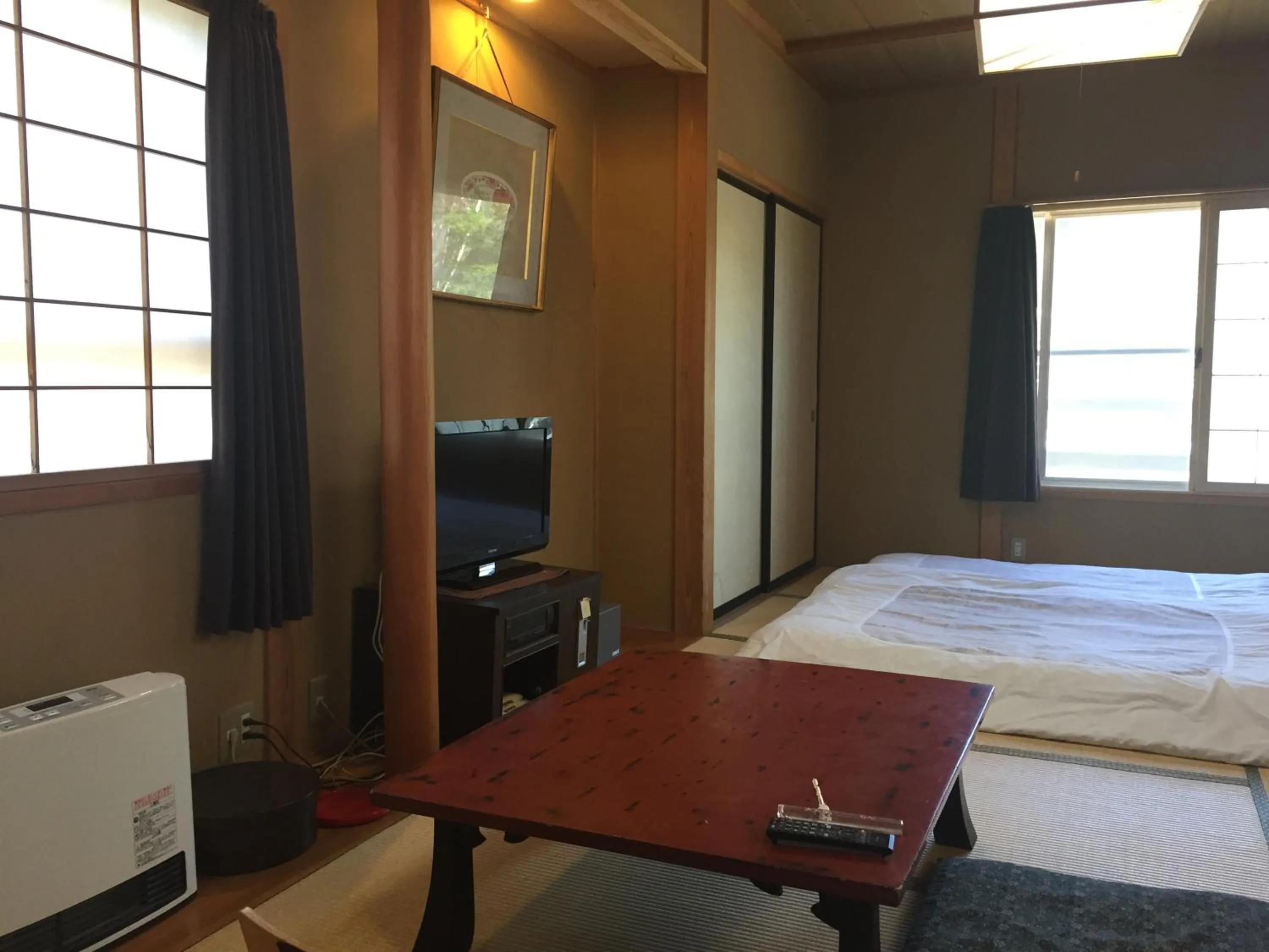 Photo of the whole room, Bed in Daymaruya Ryokan