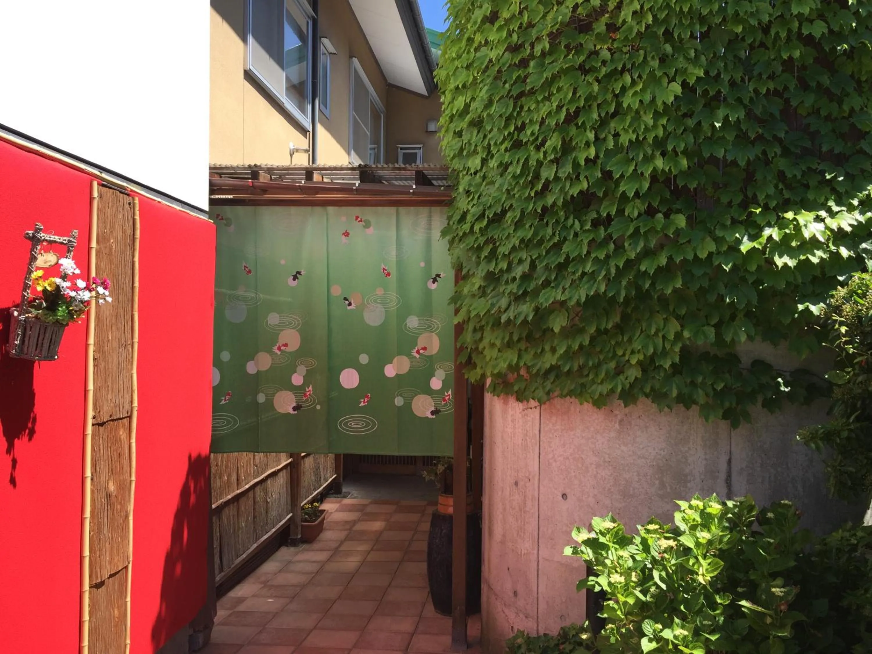 Facade/entrance in Daymaruya Ryokan