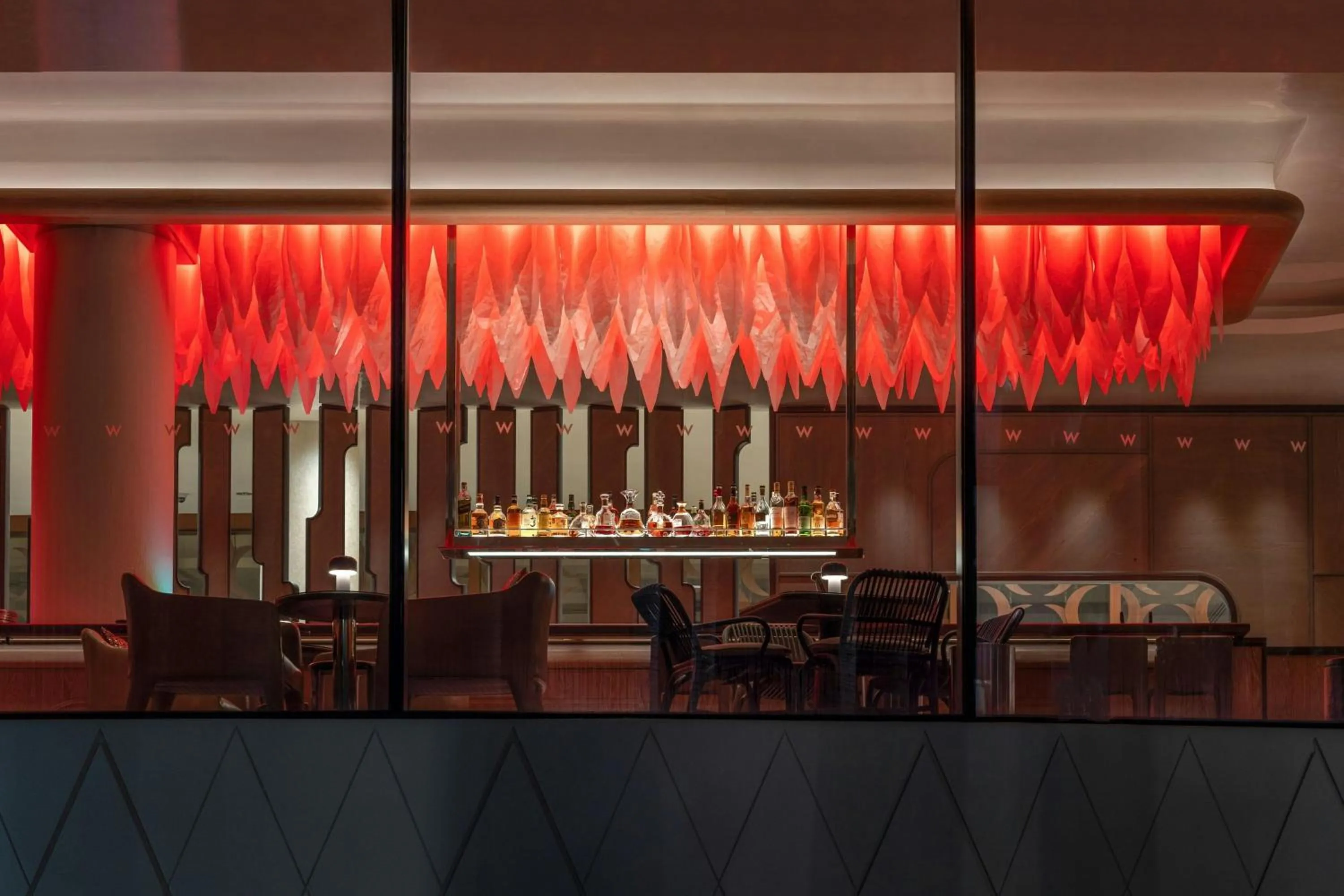 Lounge or bar in W Singapore - Sentosa Cove