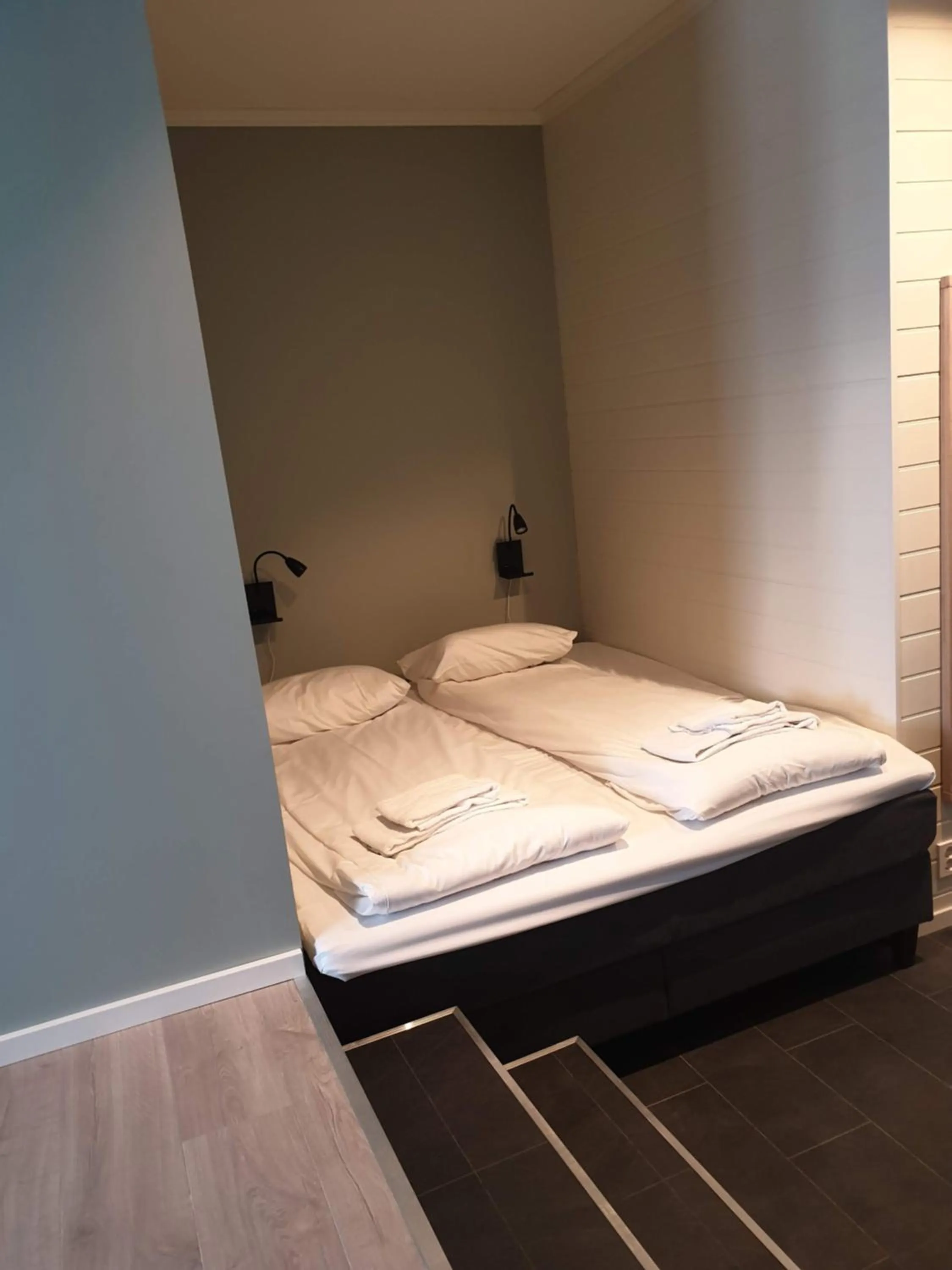 Bed in Olderfjord Turistsenter