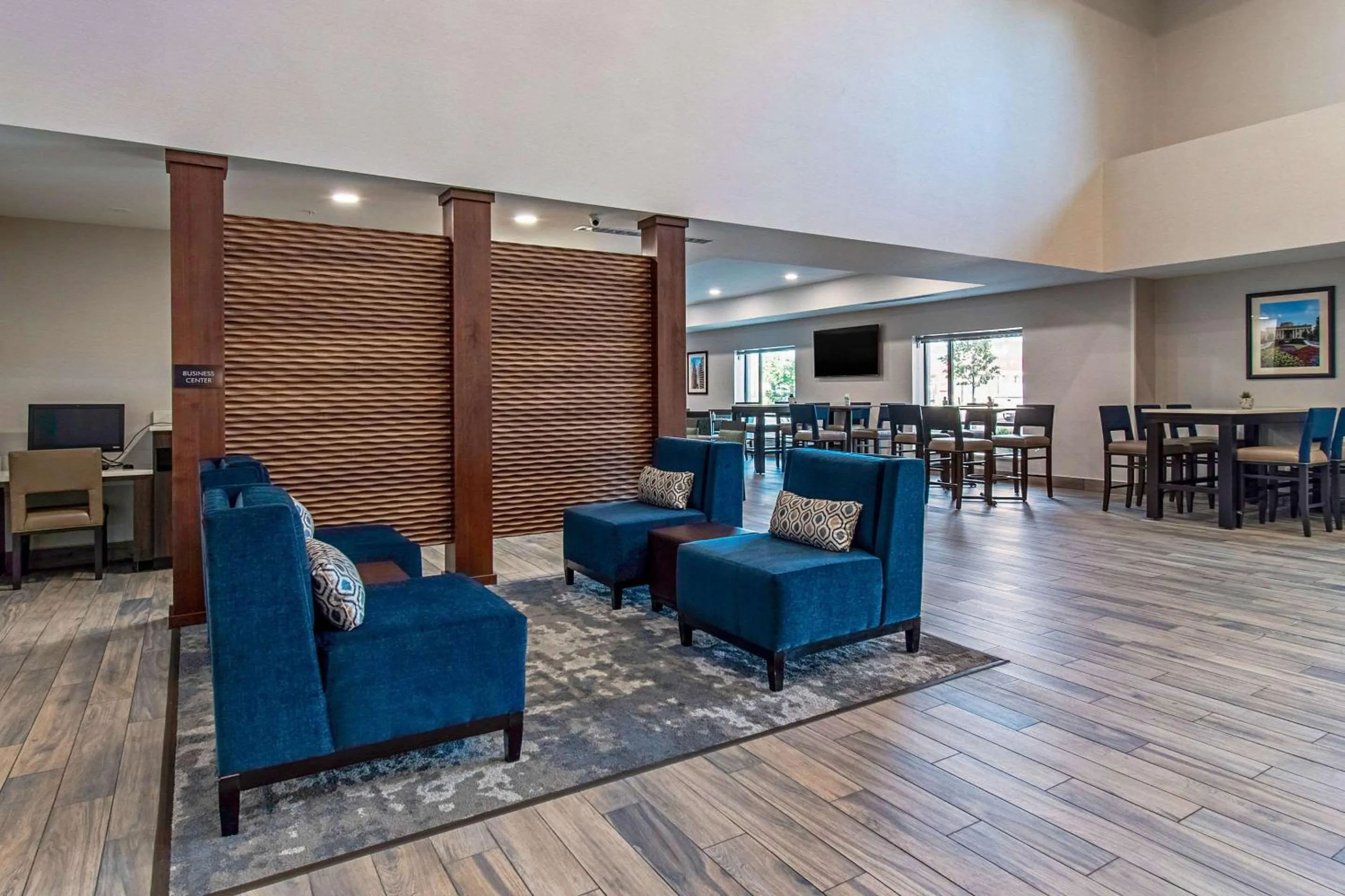 Lobby or reception in Comfort Suites Grove City - Columbus South