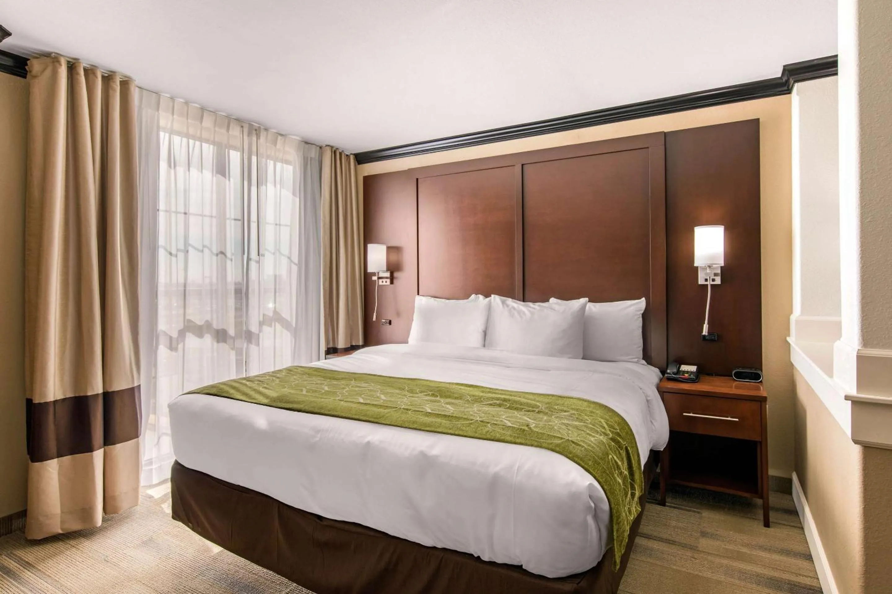 Bedroom, Bed in Comfort Suites Liberal North