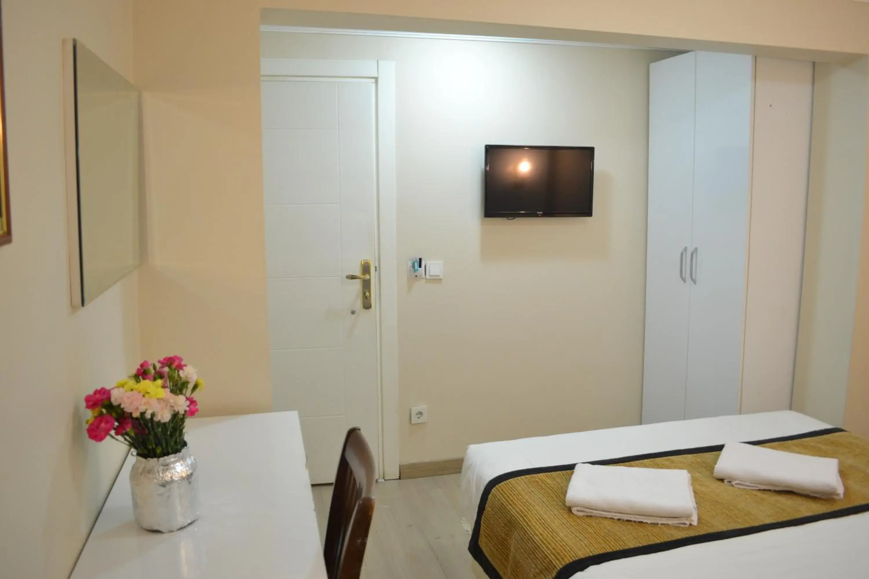 Economy Double Room in Grand Fatih Hotel Economy Double Room in Grand Fatih Hotel