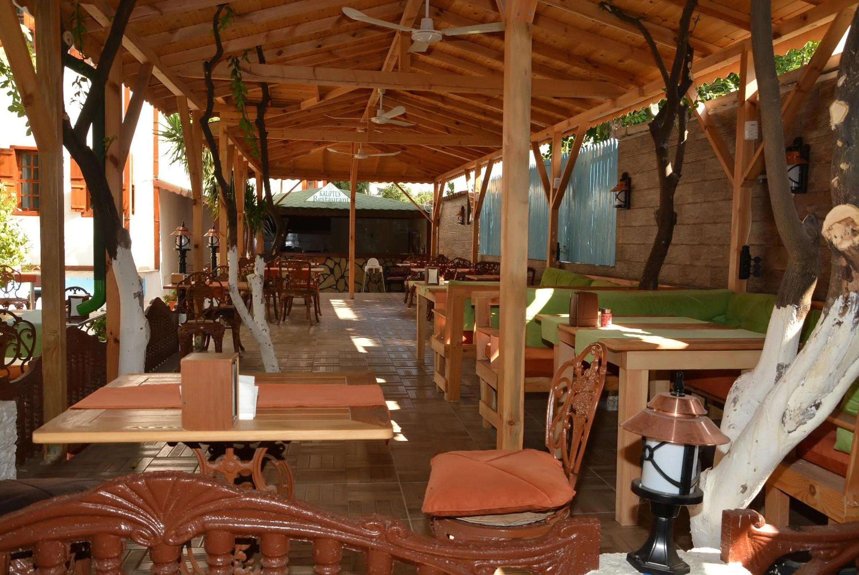 Restaurant/places to eat in Kaliptus Hotel