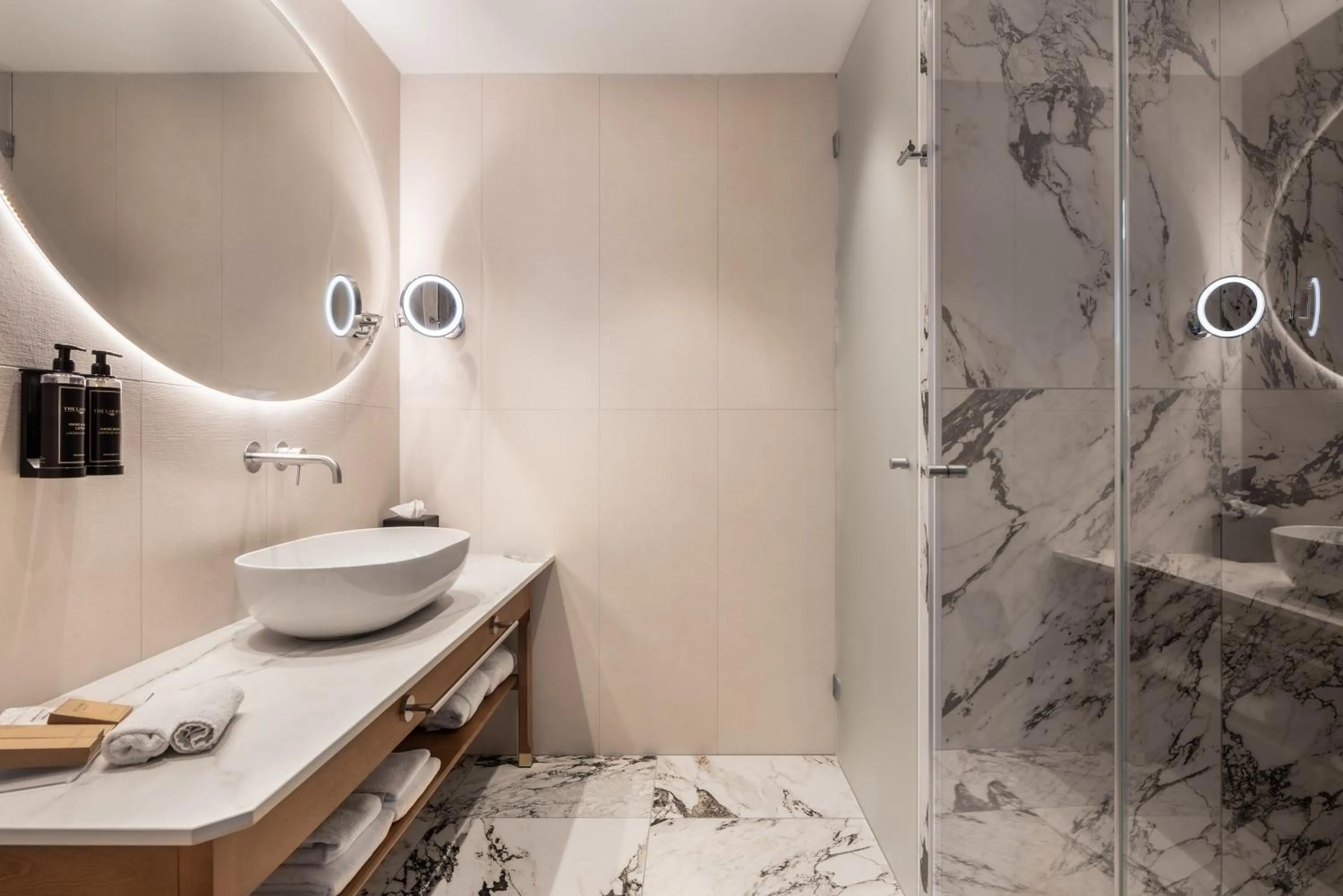 Shower in Grand Hotel Union Eurostars