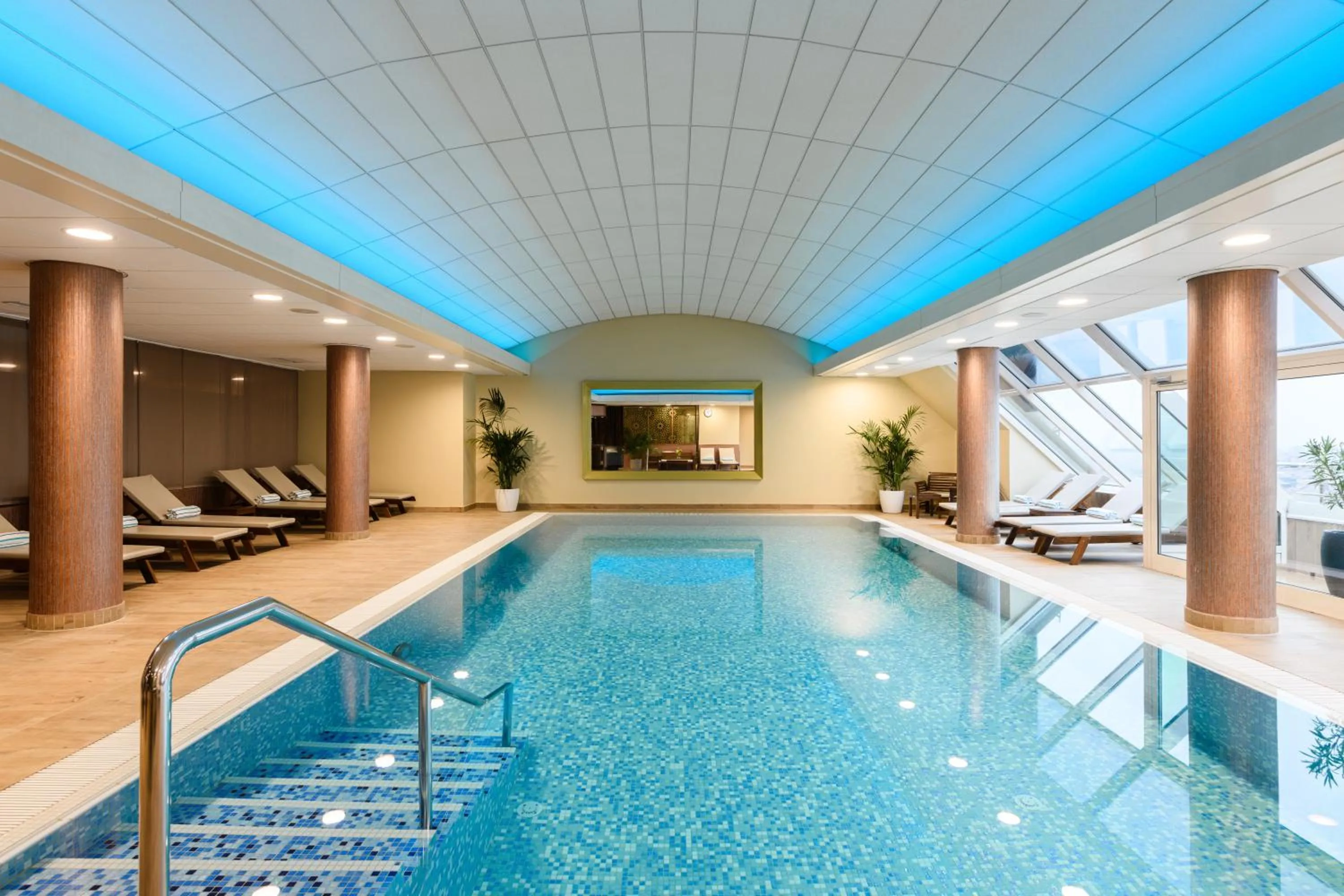 Pool view in Grand Hotel Union Eurostars