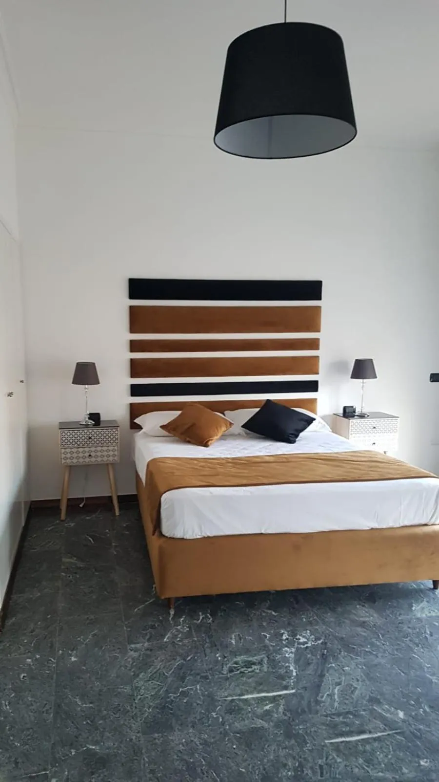 Bed in Neapolis City Life