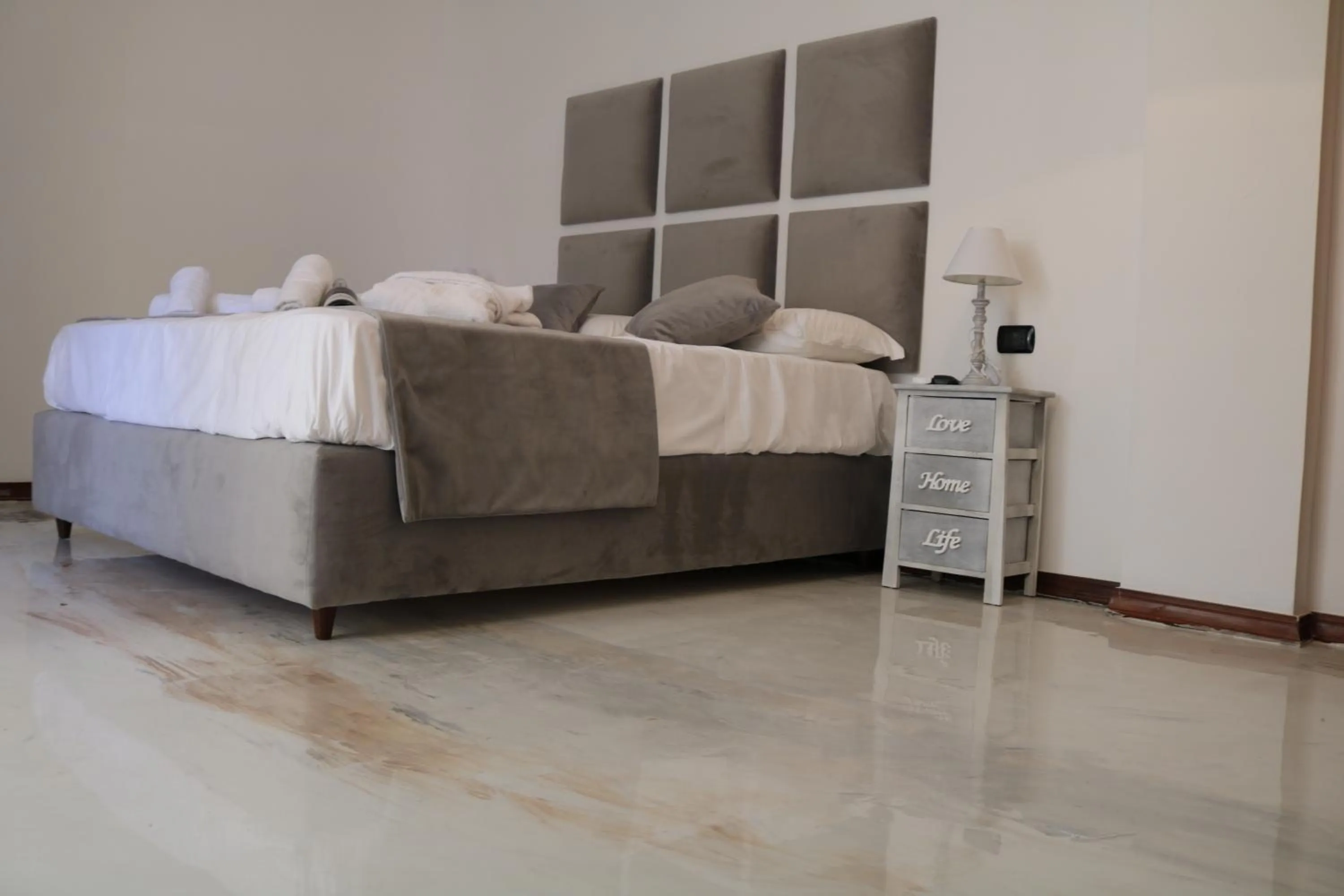 Bed in Neapolis City Life