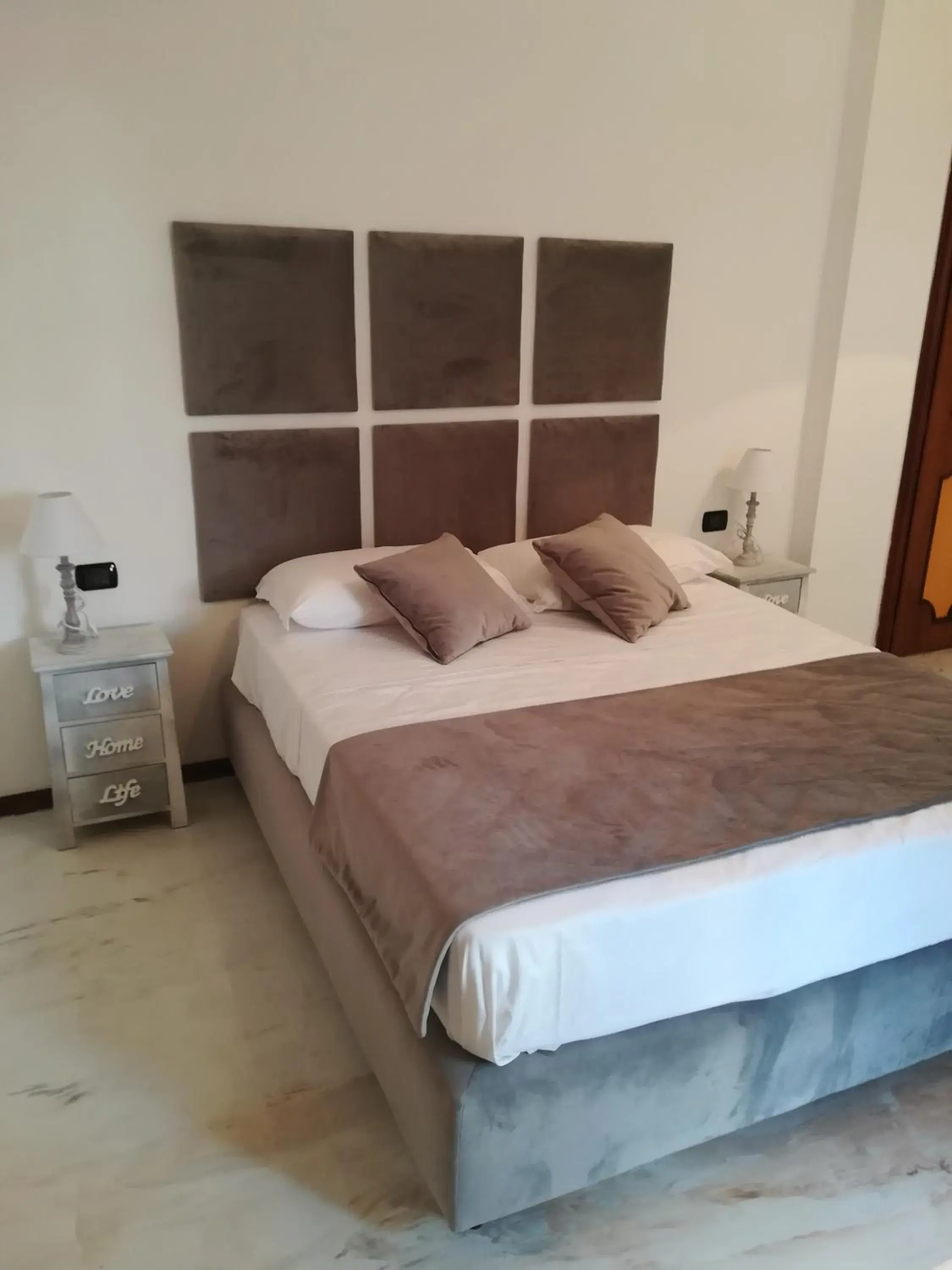 Standard Triple Room in Neapolis City Life Standard Triple Room in Neapolis City Life