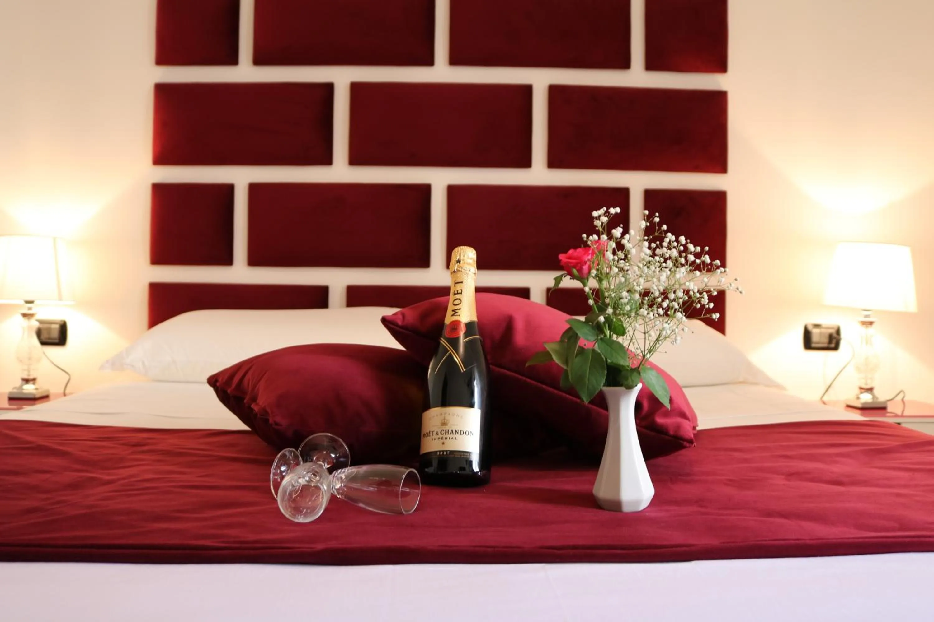 Bed in Neapolis City Life