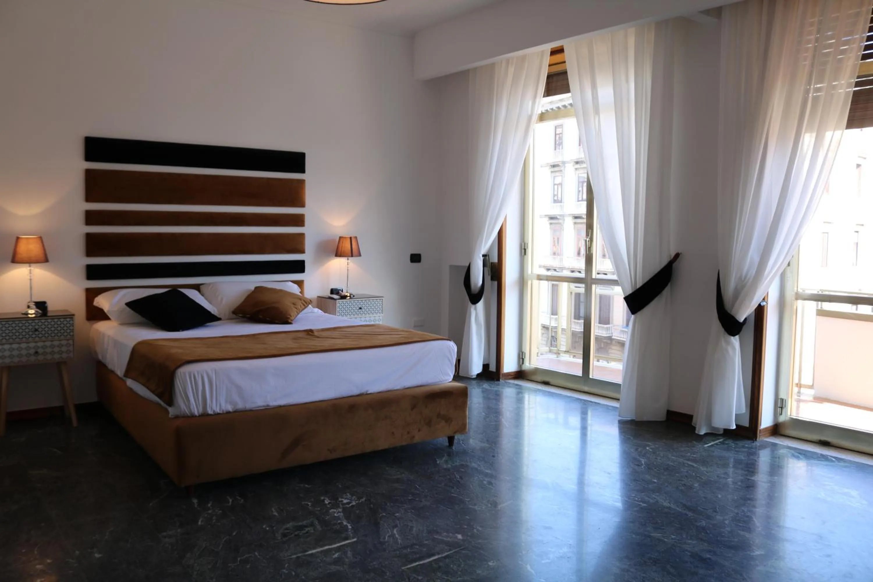 Bed in Neapolis City Life