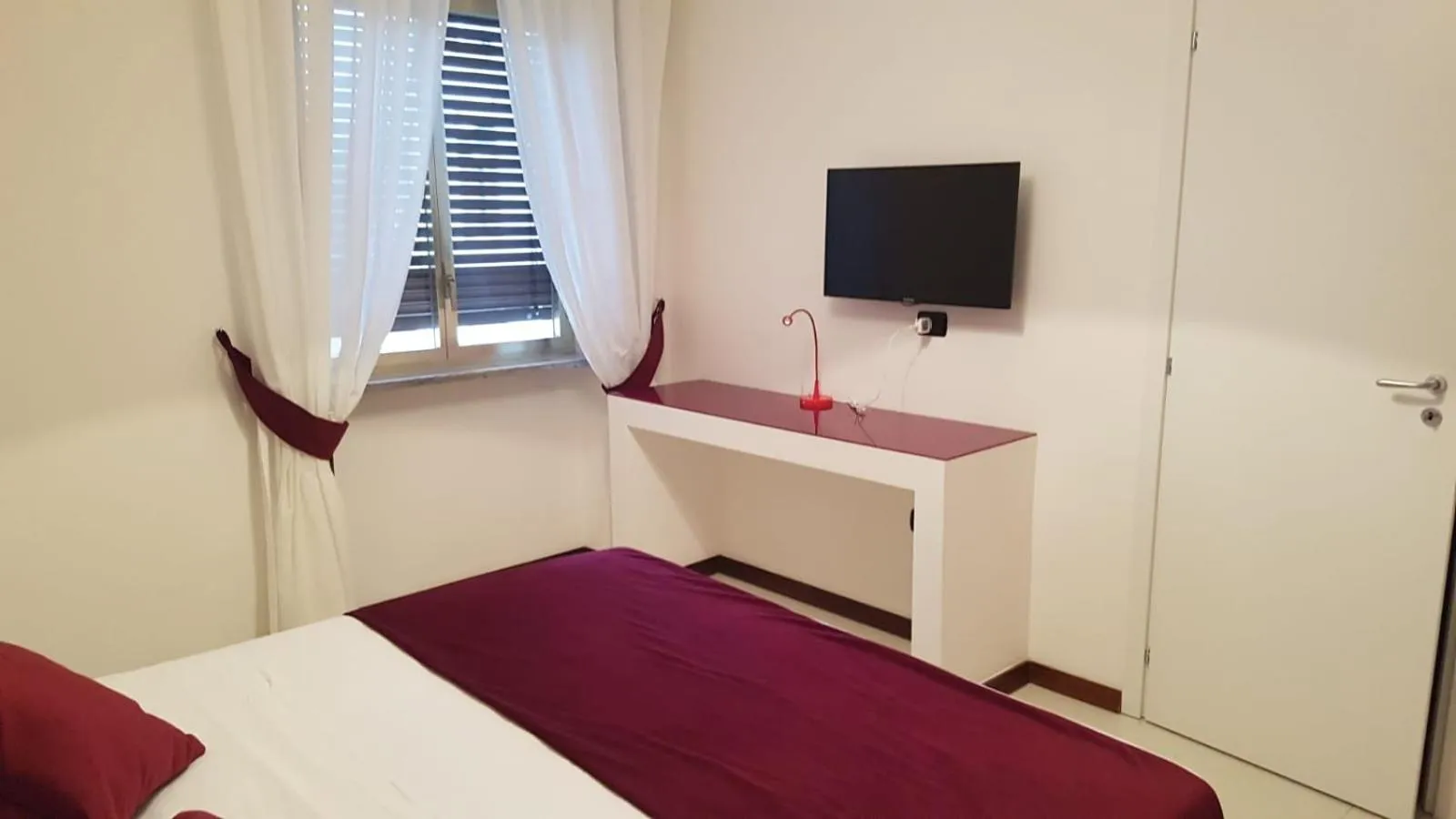 Bed in Neapolis City Life