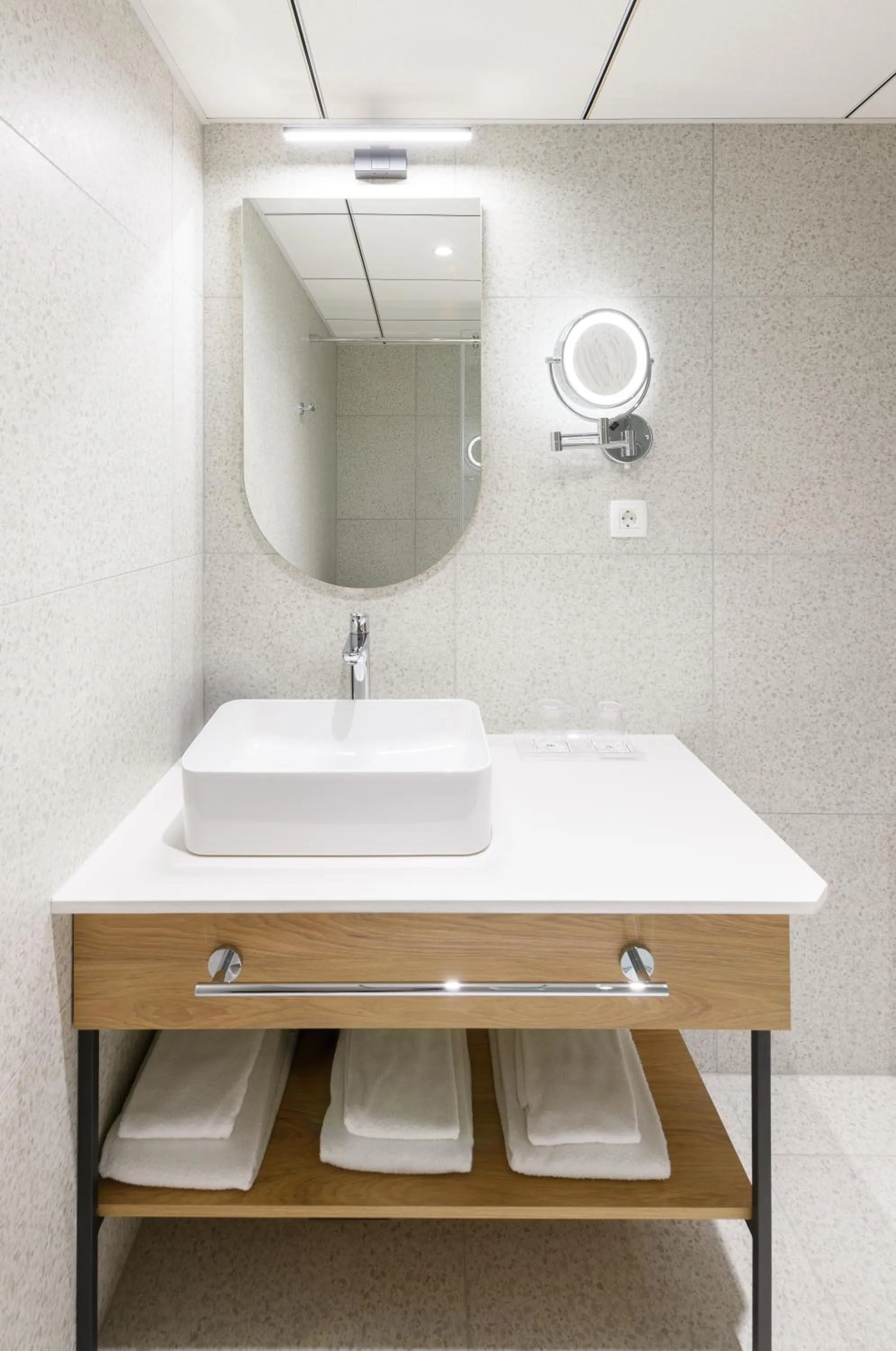 Shower in Eurostars uHOTEL