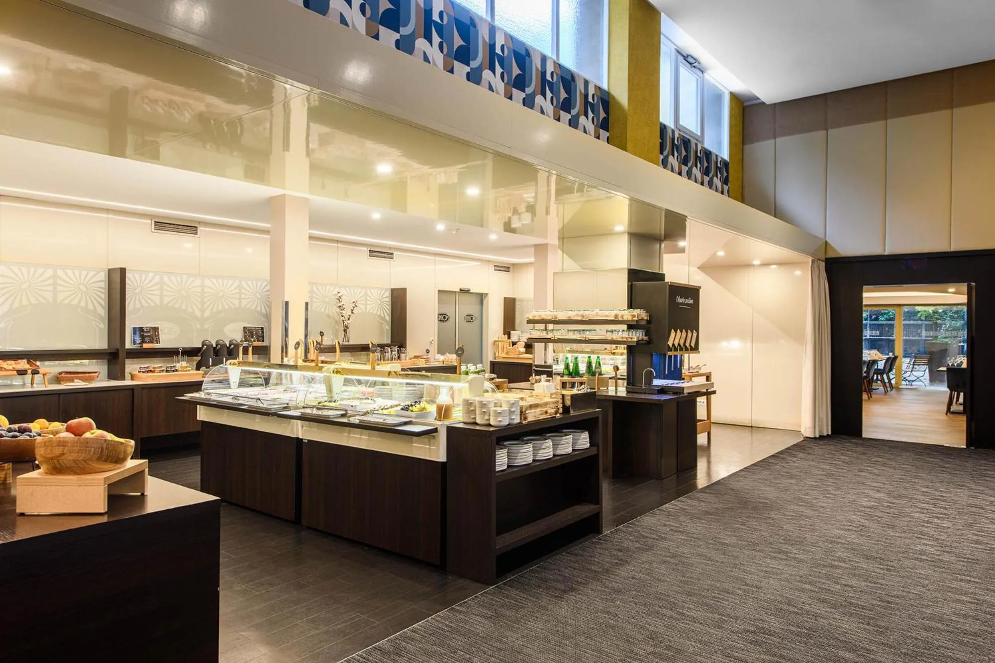 Restaurant/places to eat in Eurostars uHOTEL