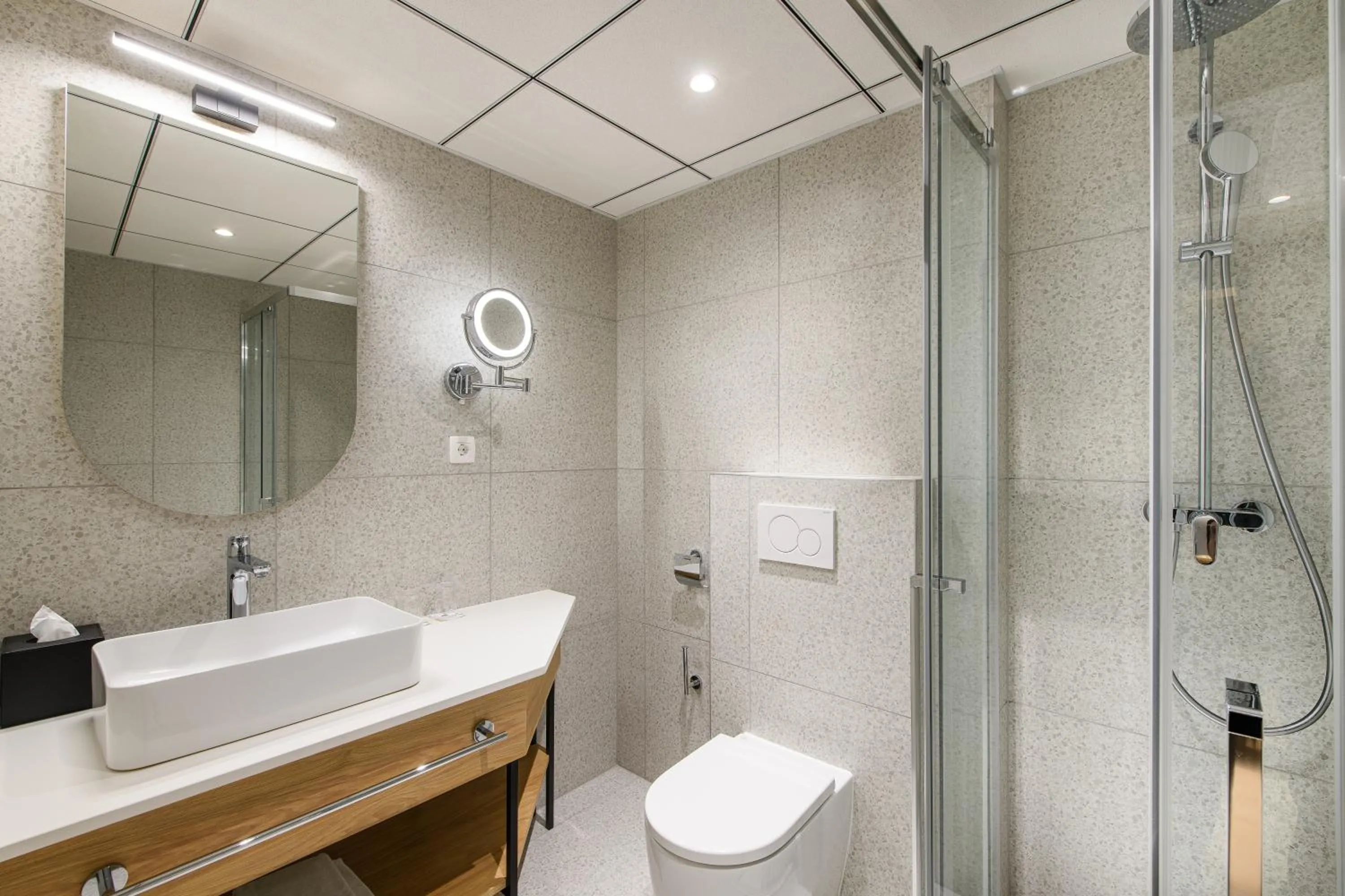 Shower in Eurostars uHOTEL