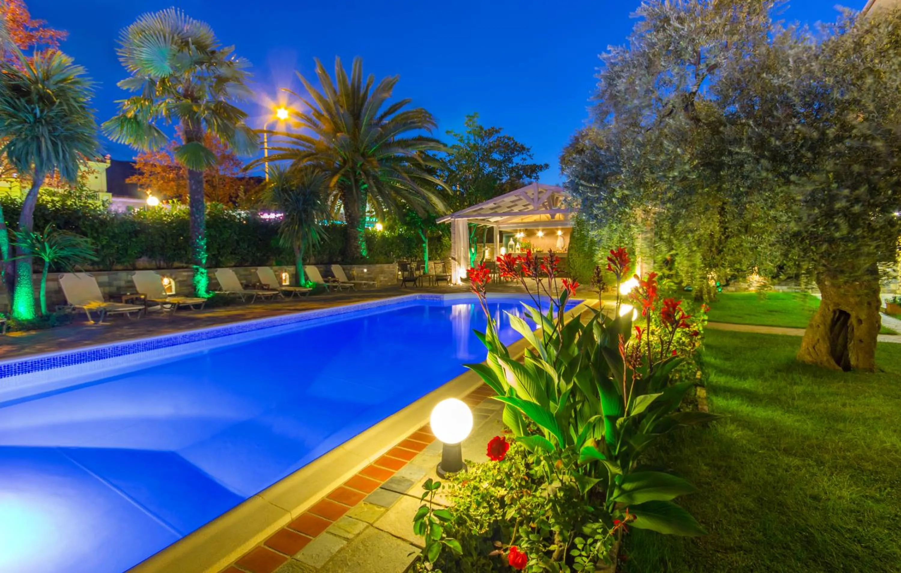 Swimming pool in Luxury Villa Fotini
