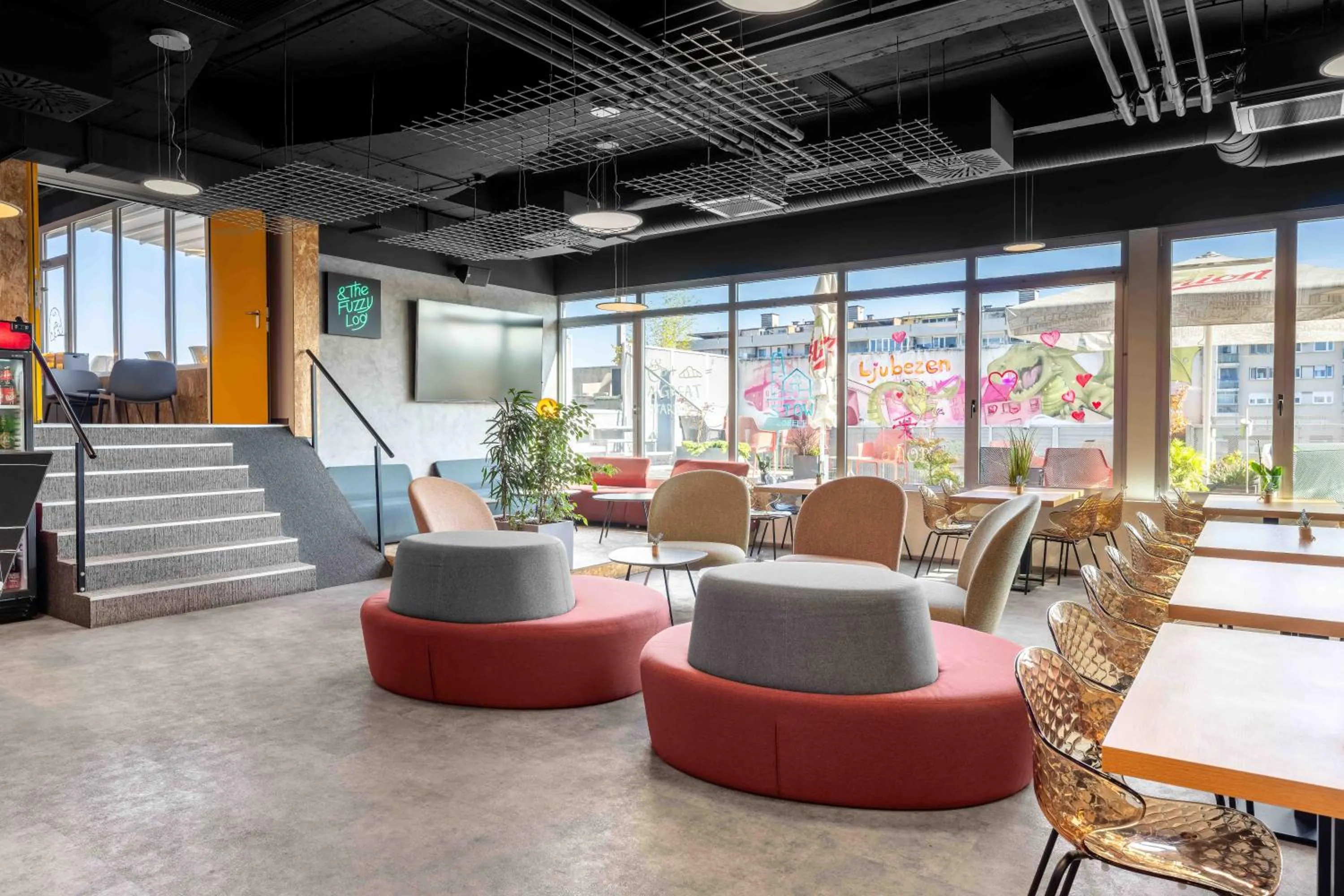 Lobby or reception in ibis Styles Ljubljana Centre