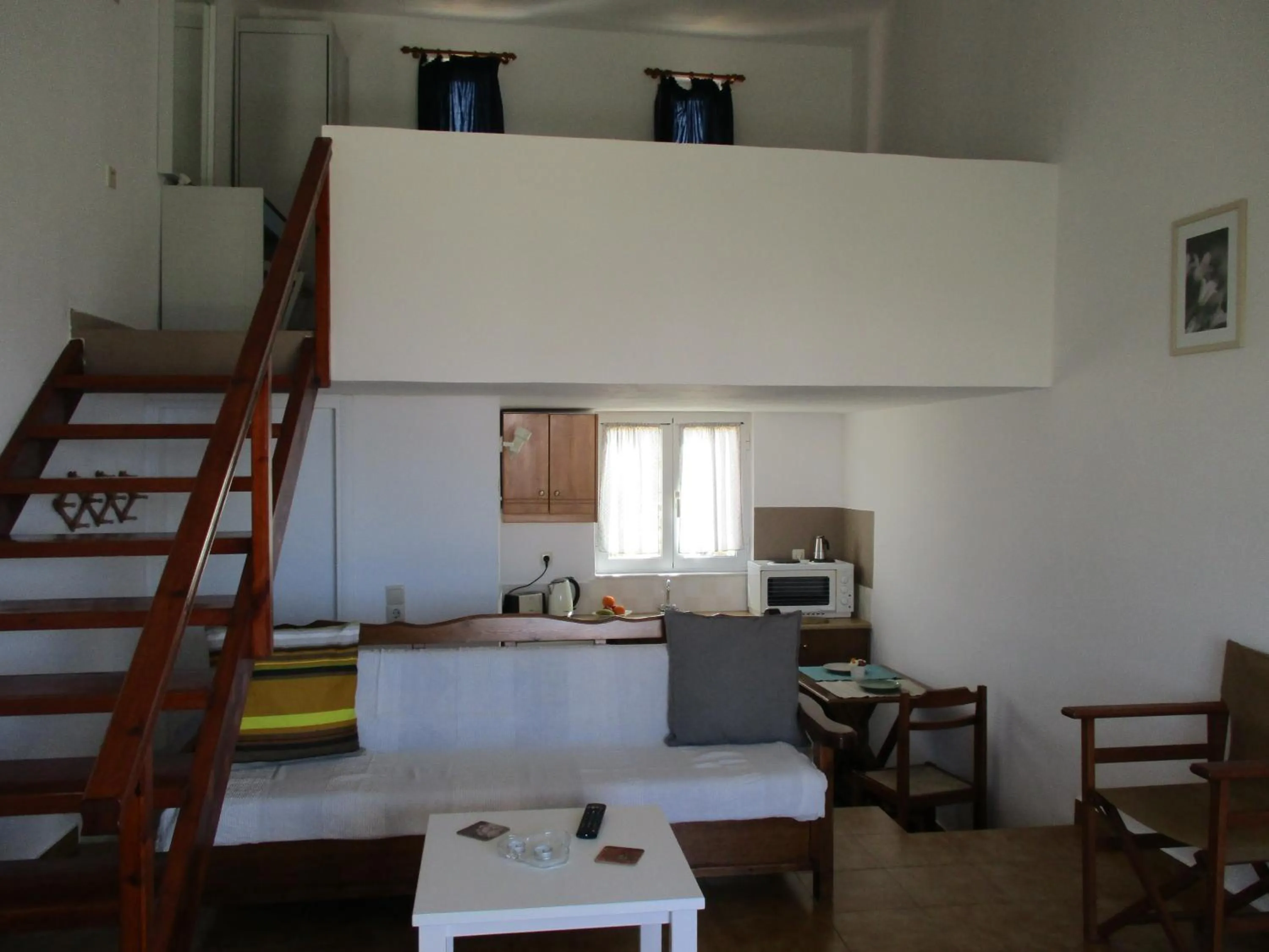 Photo of the whole room in Theodosia Studios