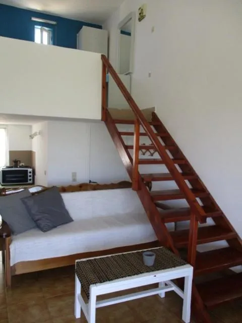 Photo of the whole room in Theodosia Studios