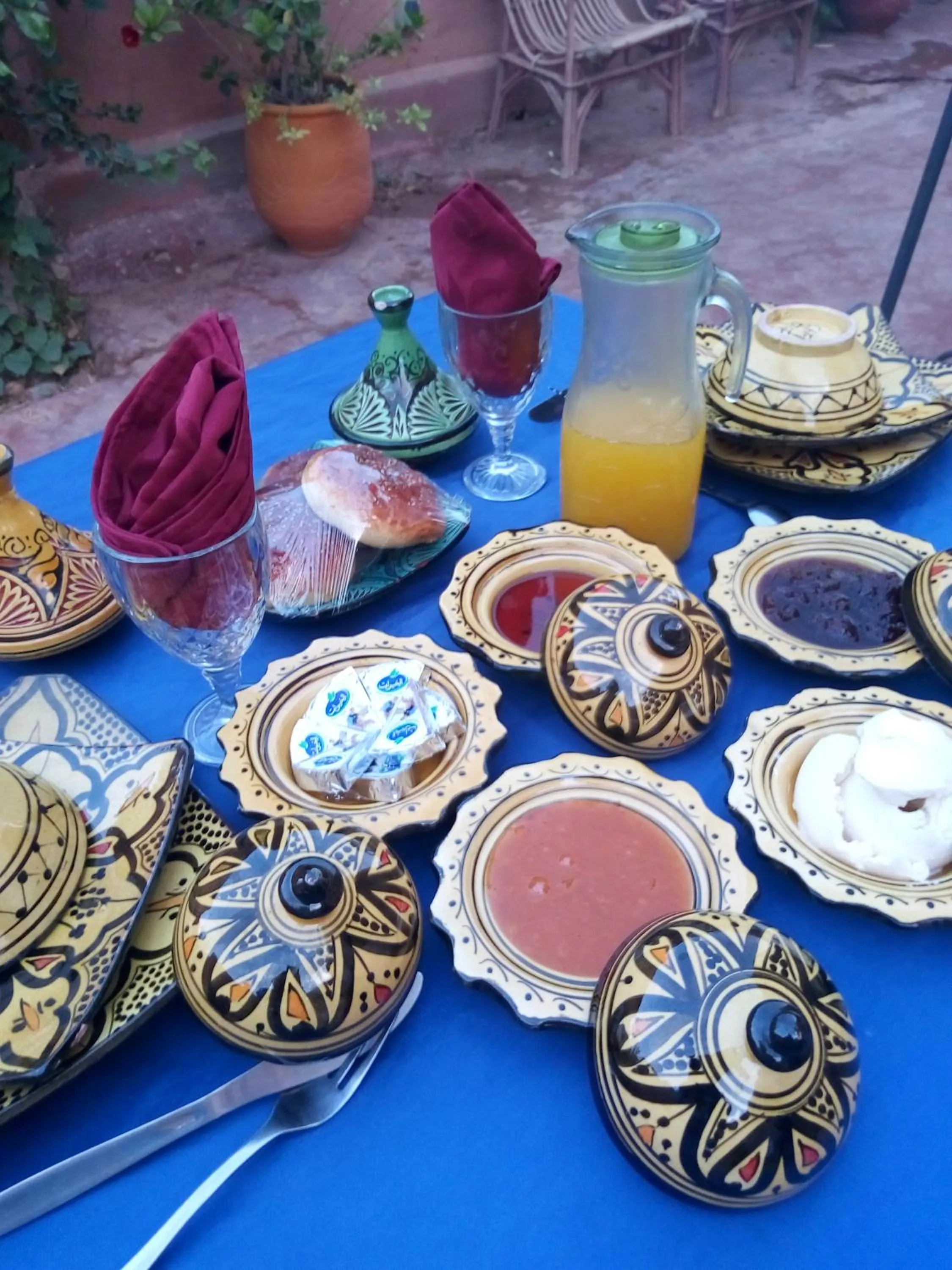 Breakfast in Kasbah du Peintre
