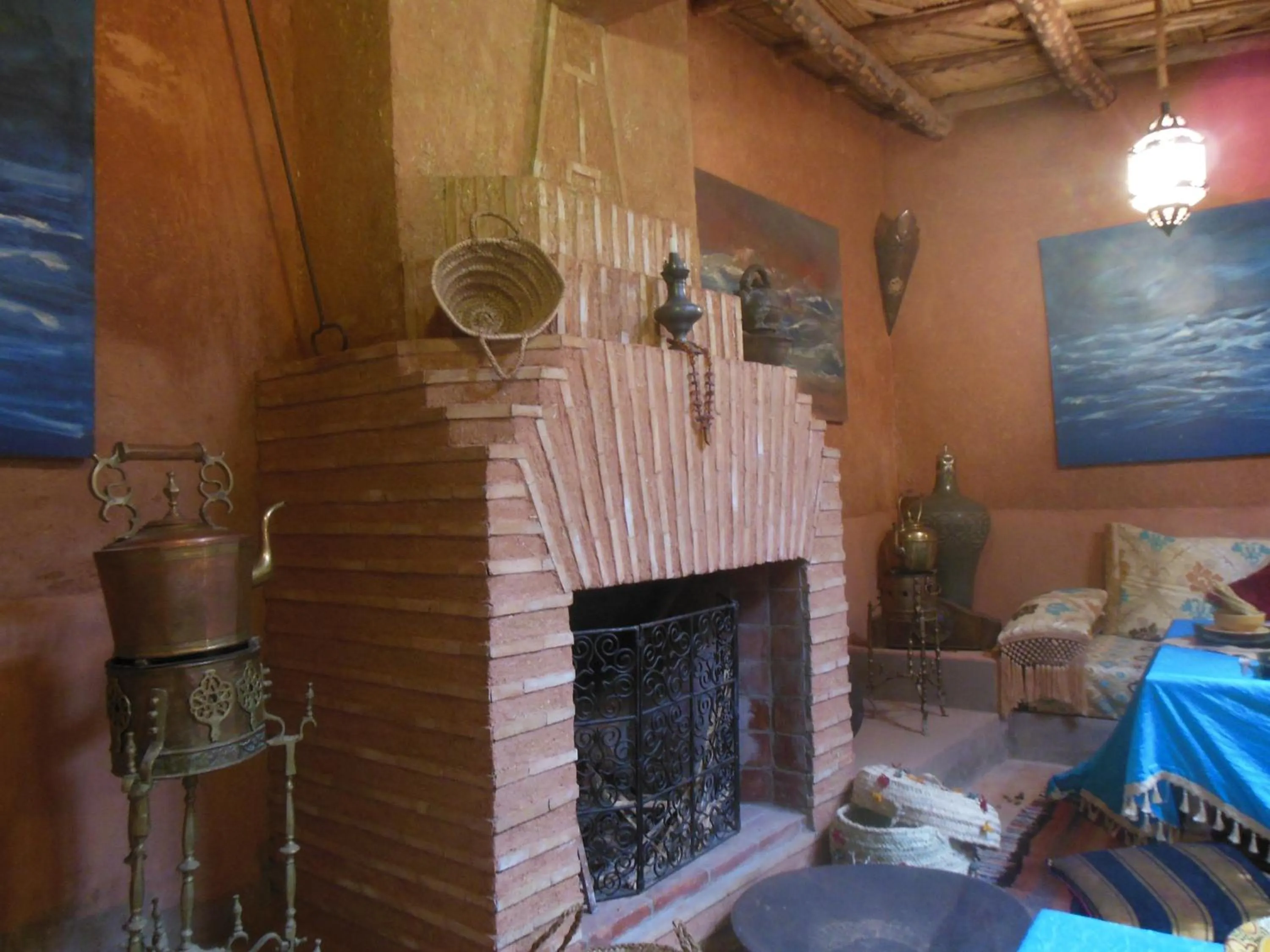 Communal lounge/ TV room in Kasbah du Peintre