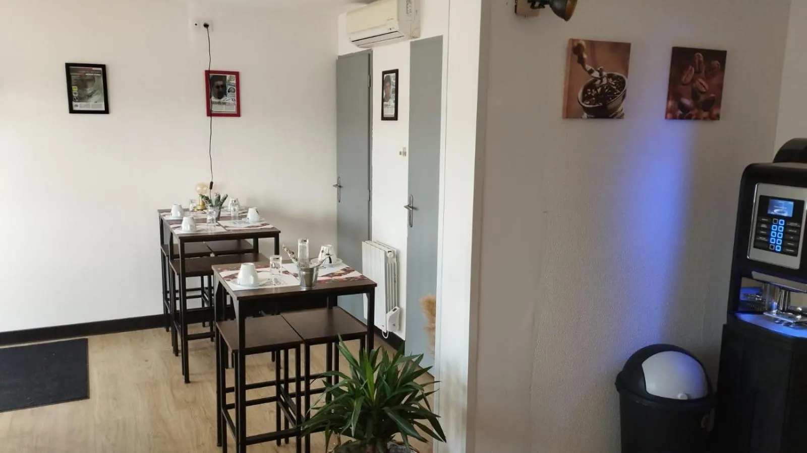 Breakfast in Enzo Hotels Loudeac