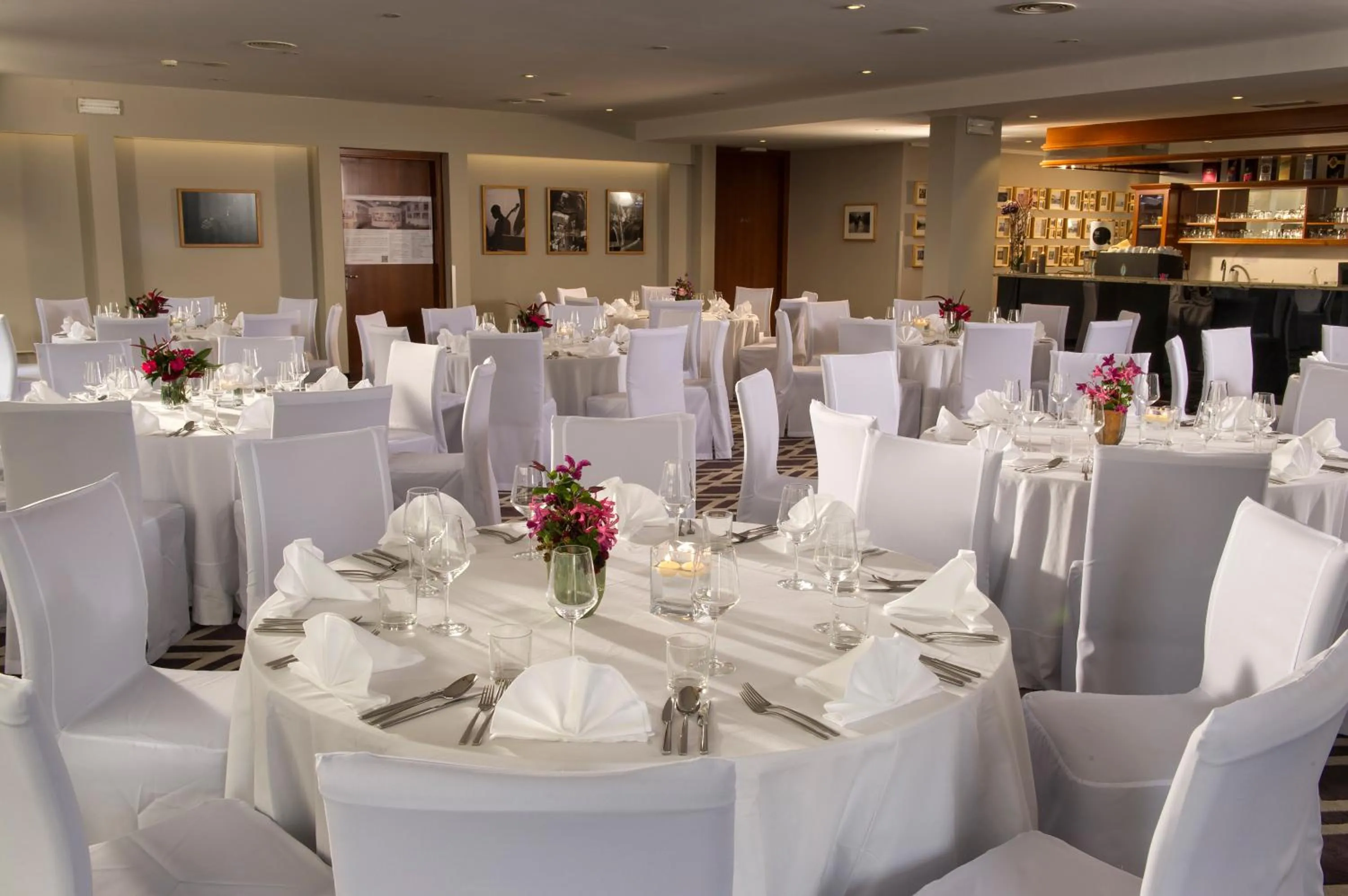 Dining area in Hotel Kompas