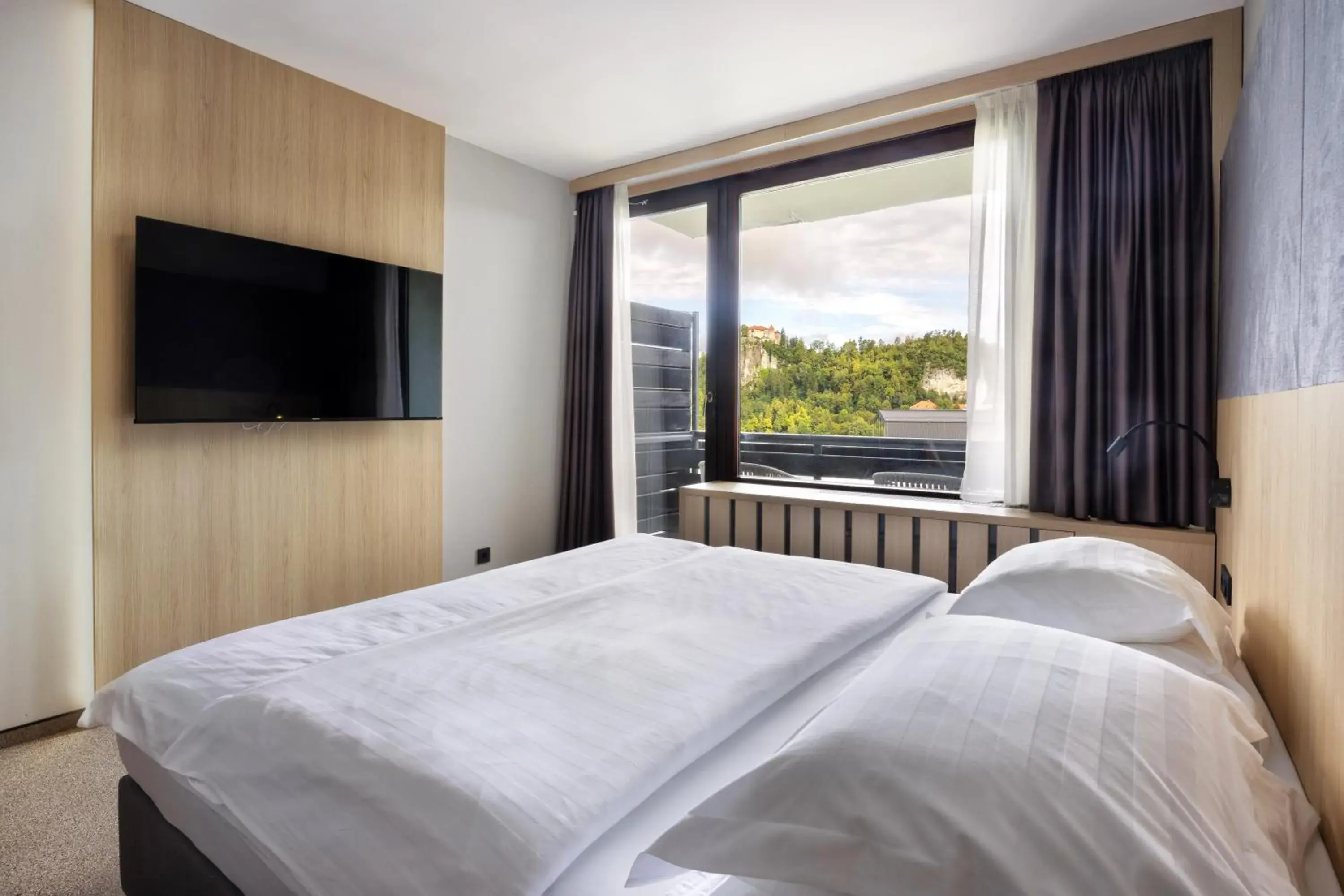 Double Room with Lake View in Hotel Kompas Double Room with Lake View in Hotel Kompas