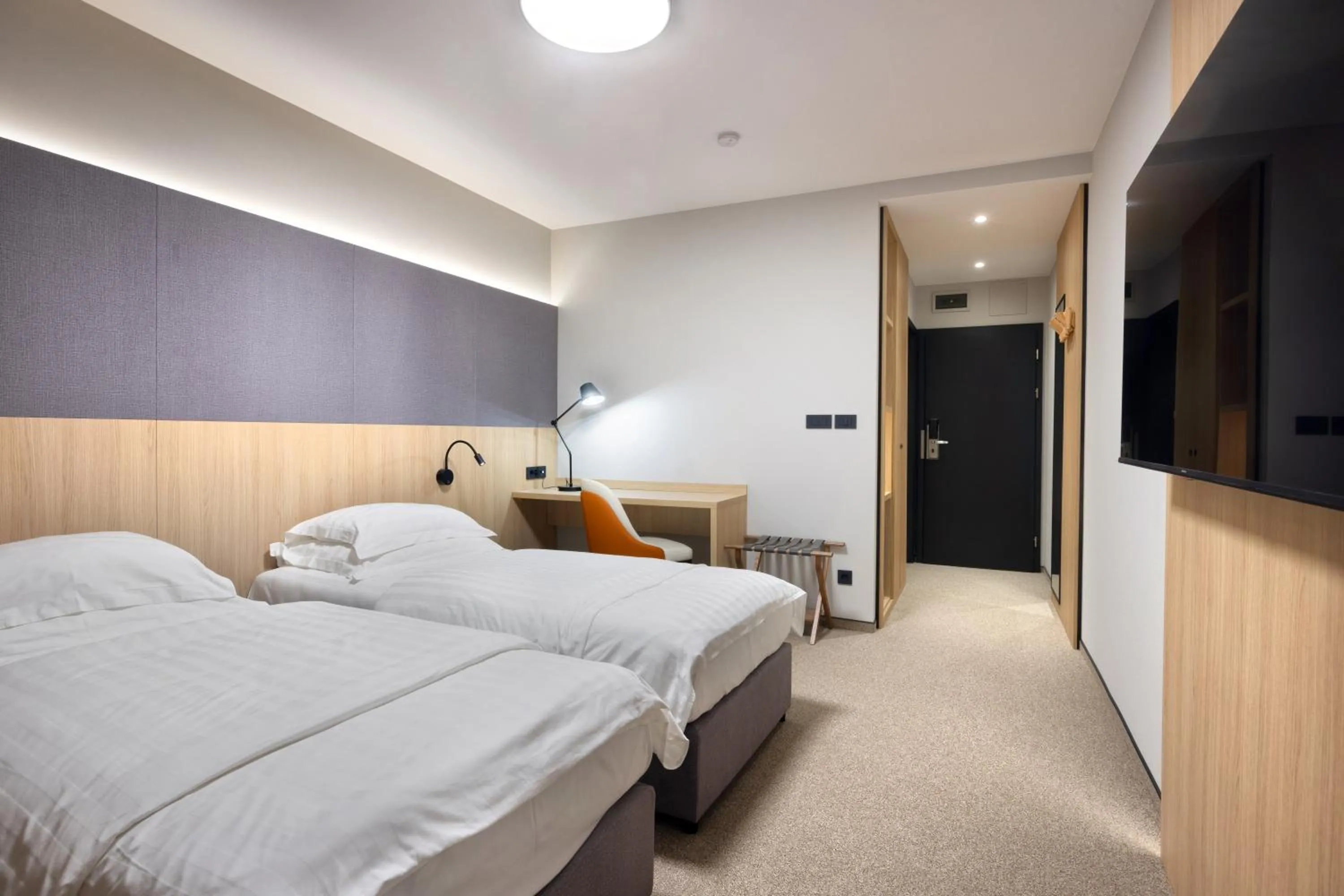 Bedroom, Bed in Hotel Kompas